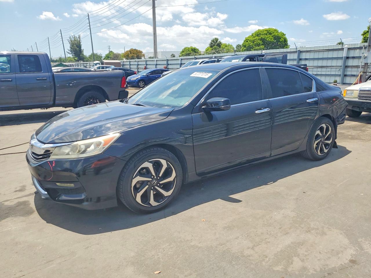 Salvage Honda Accord Image