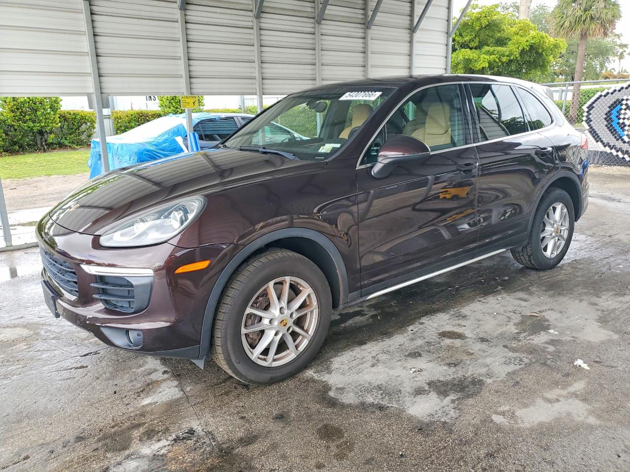 Salvage Porsche Cayenne Image