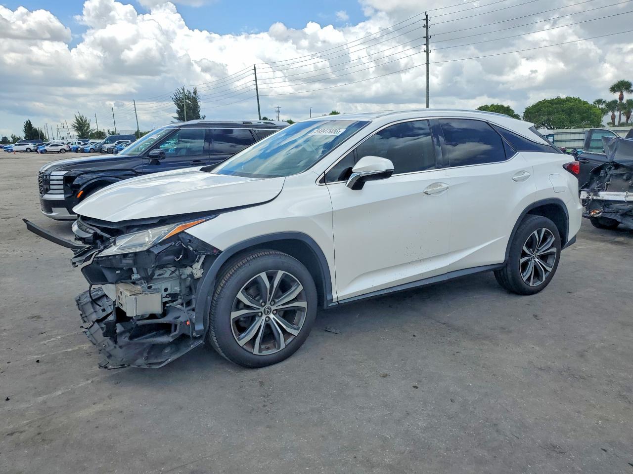 Salvage Lexus RX Image