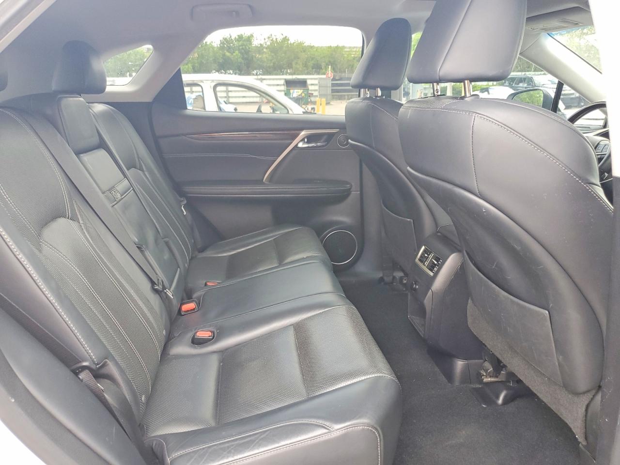 Lexus RX Base
