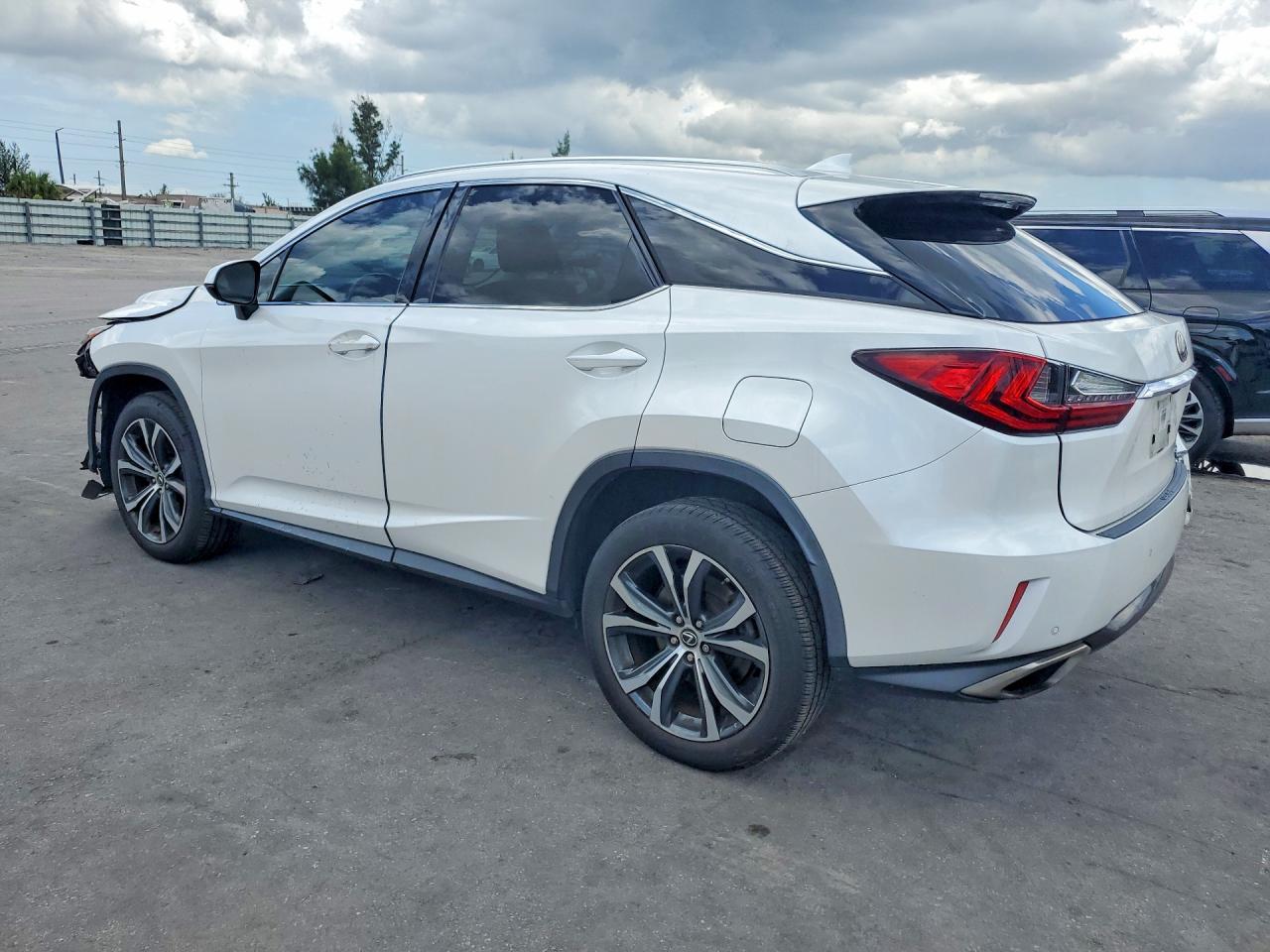 Lexus RX Base