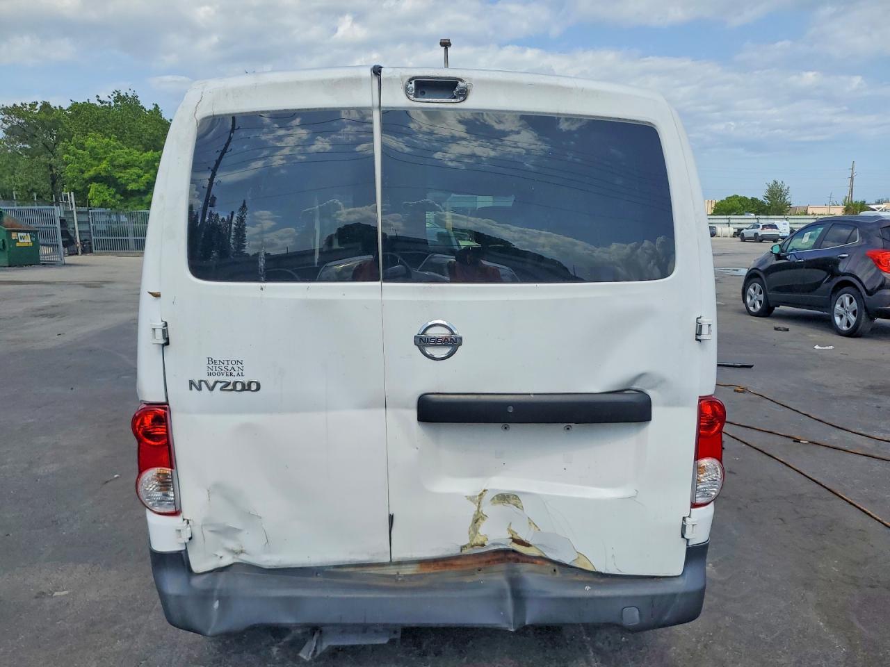 Nissan Nv S