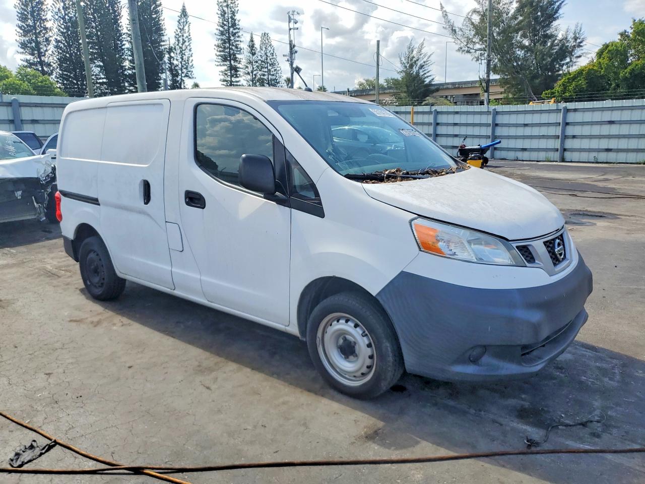 Nissan Nv S