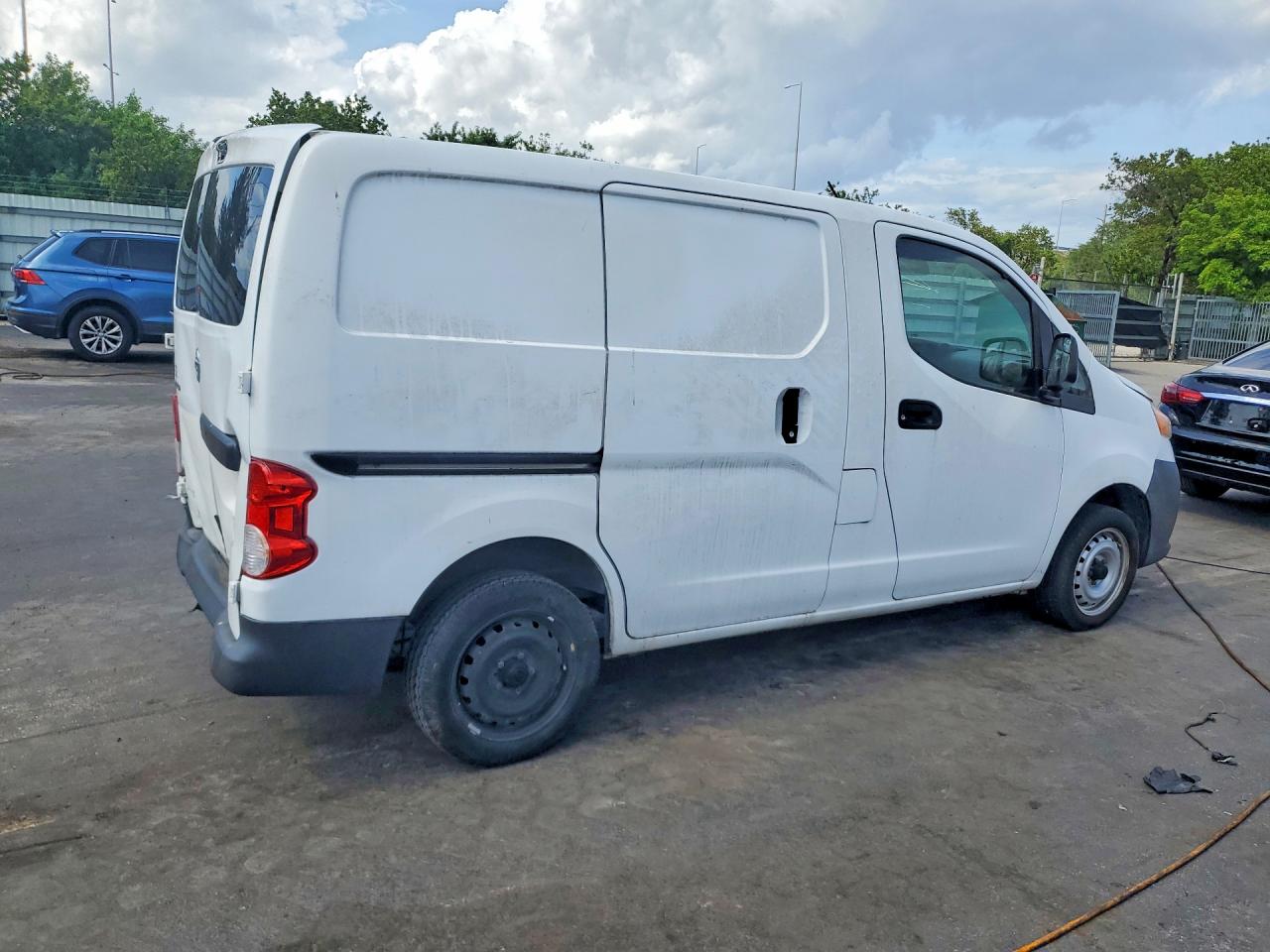Nissan Nv S