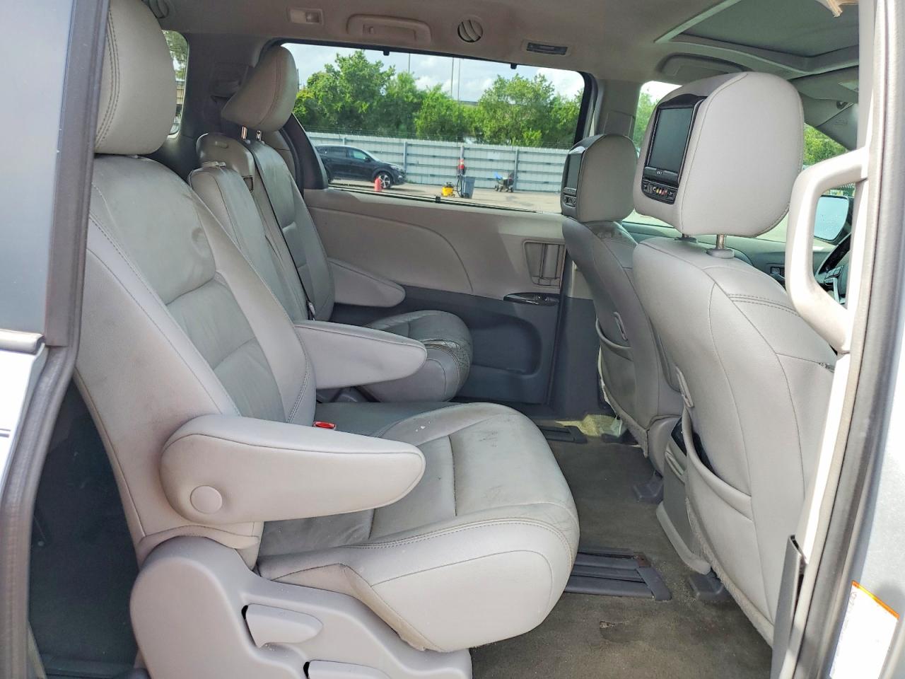 Toyota Sienna Xle 8-passenger