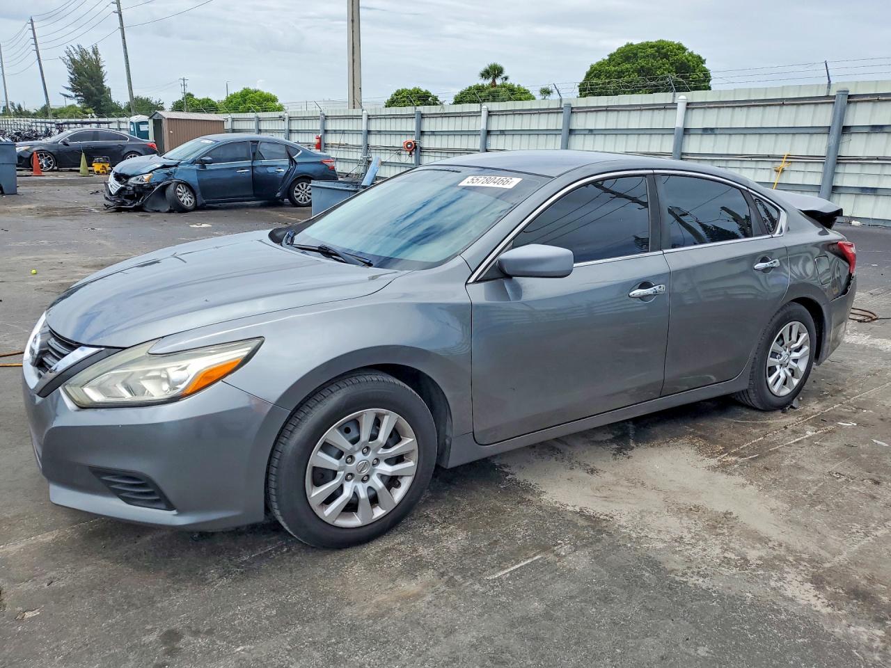 Salvage Nissan Altima Image