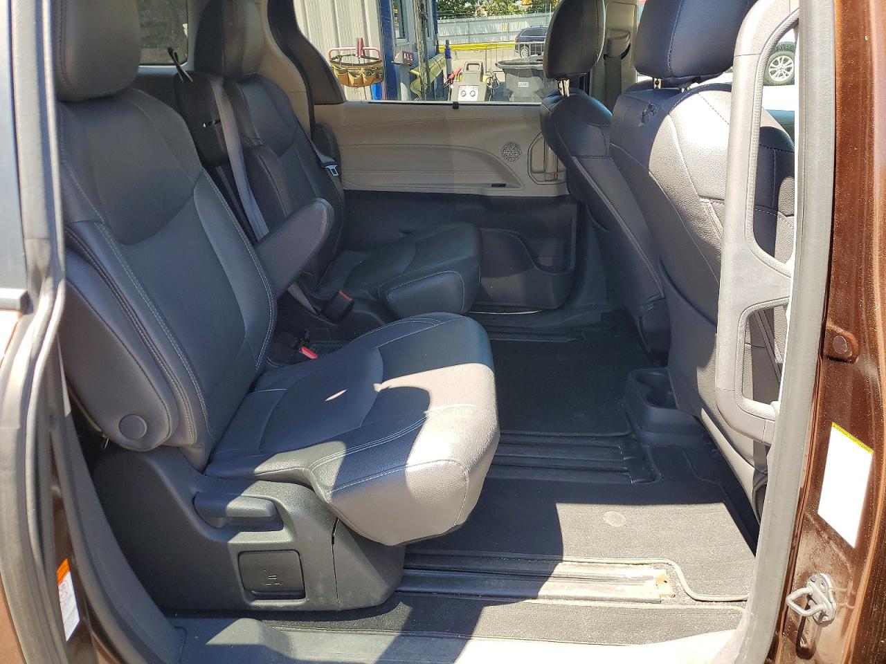 Toyota Sienna Le