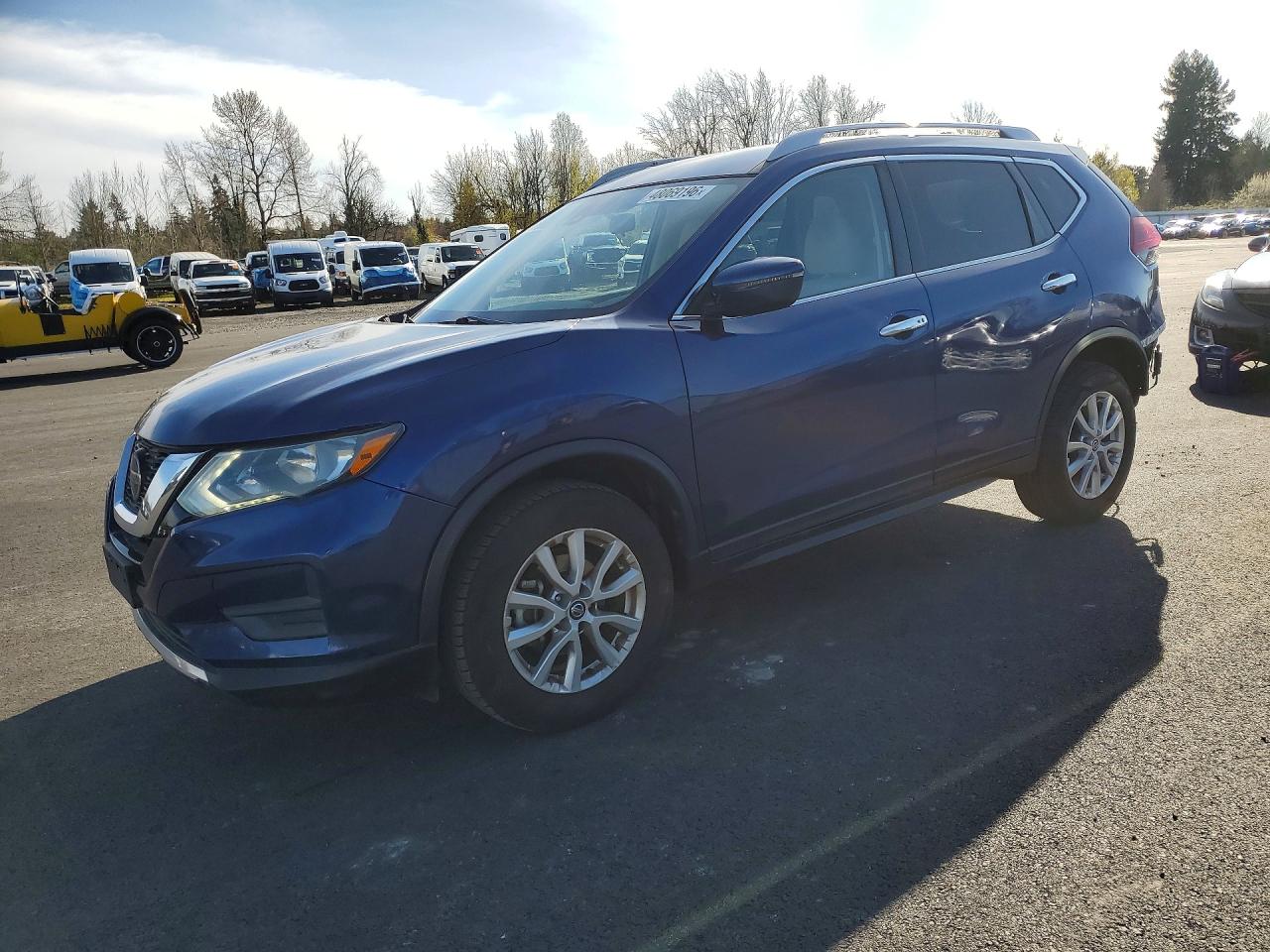 Salvage Nissan Rogue Image