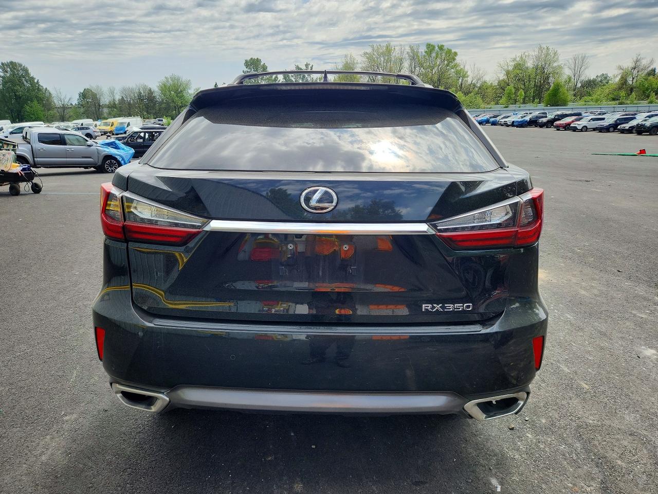 Lexus RX Base