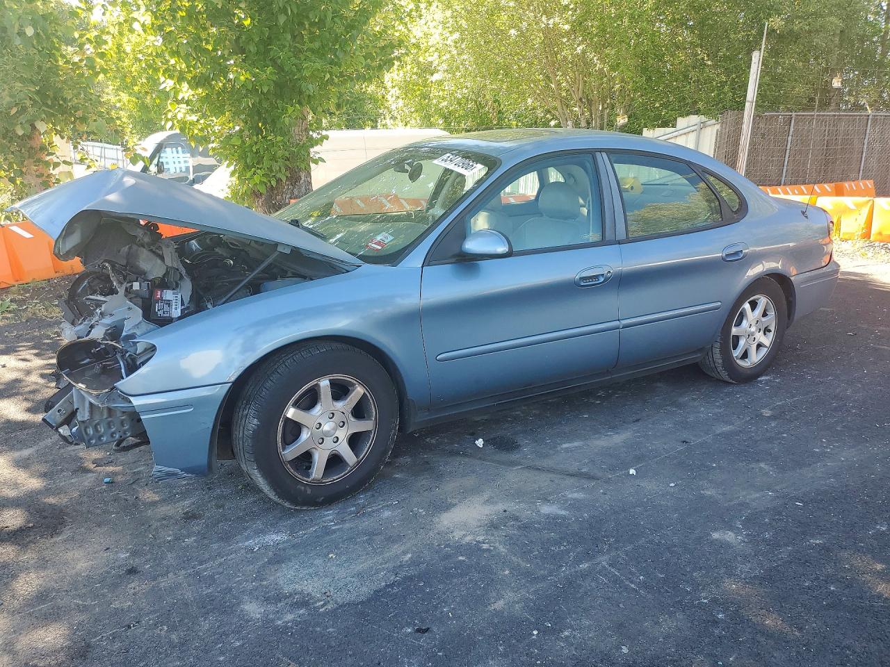 Salvage Ford Taurus Image
