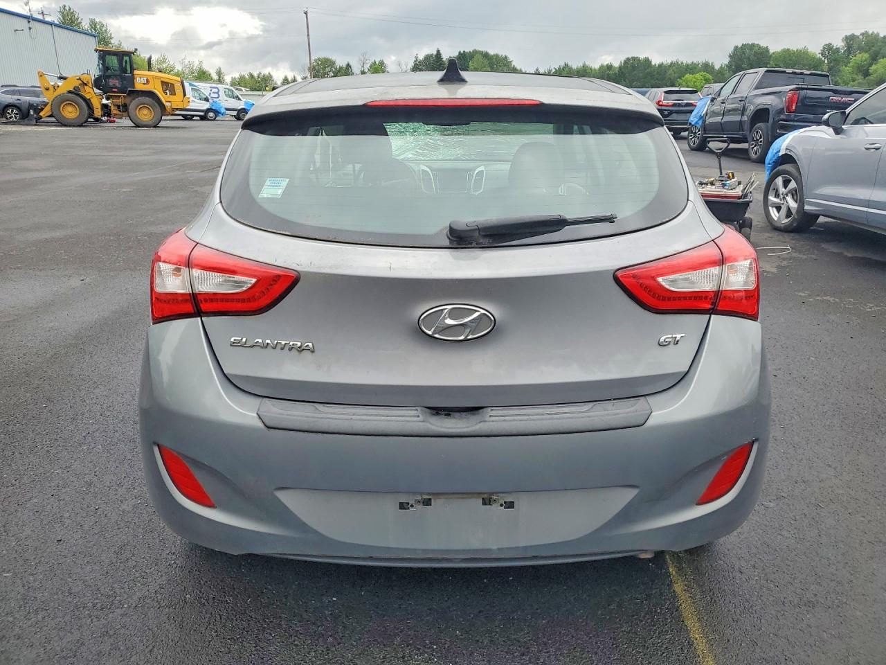 Hyundai ELANTRA Base