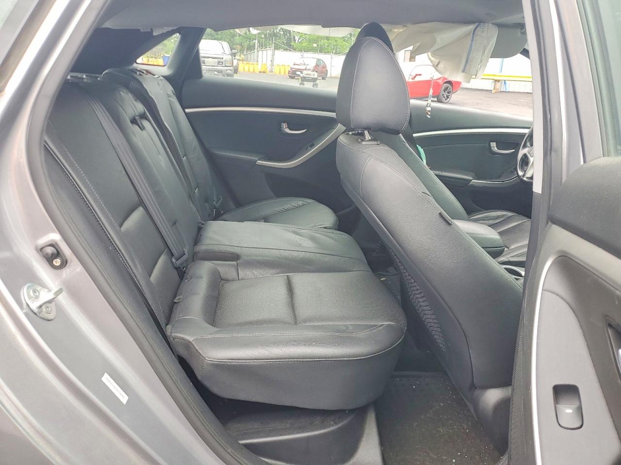 Hyundai ELANTRA Base