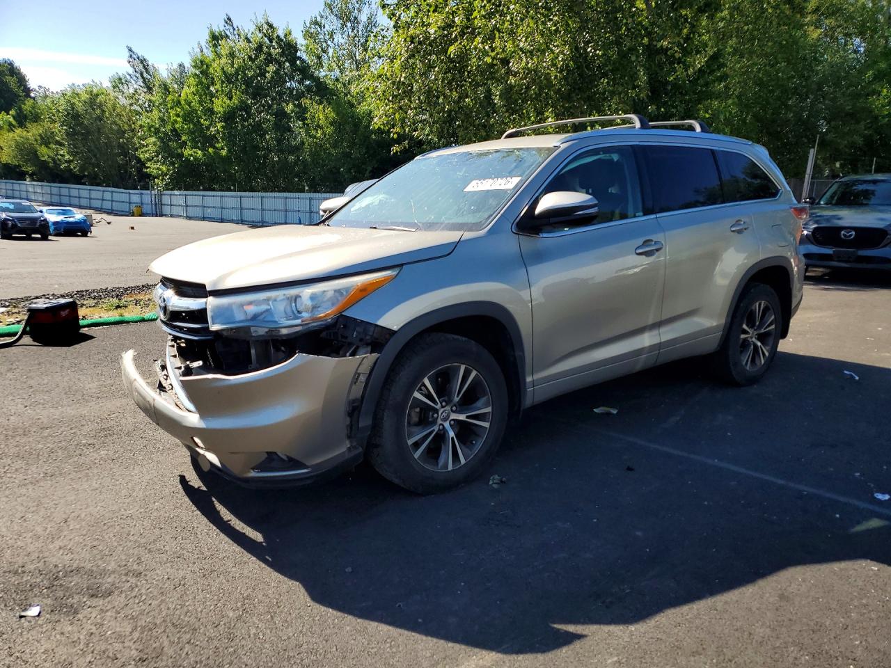 Salvage Toyota Highlander Image