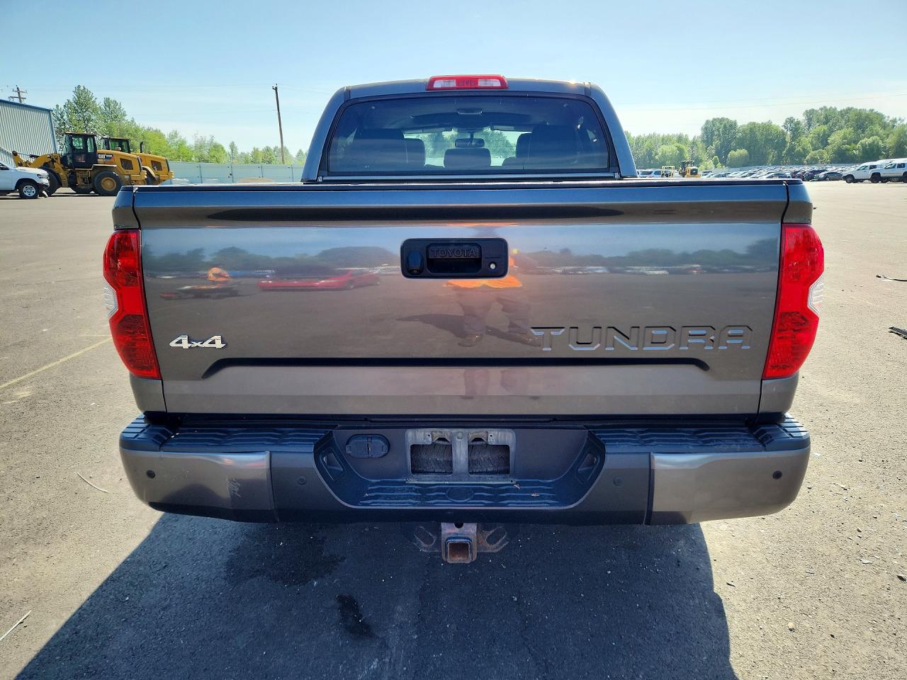 Toyota Tundra Crewmax Limited
