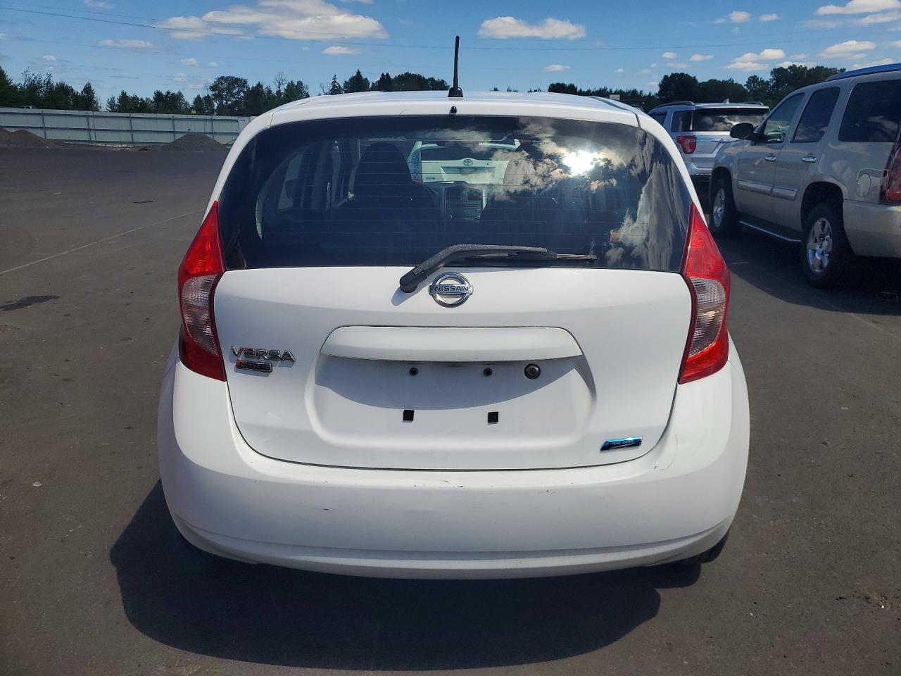 Nissan Versa S Plus