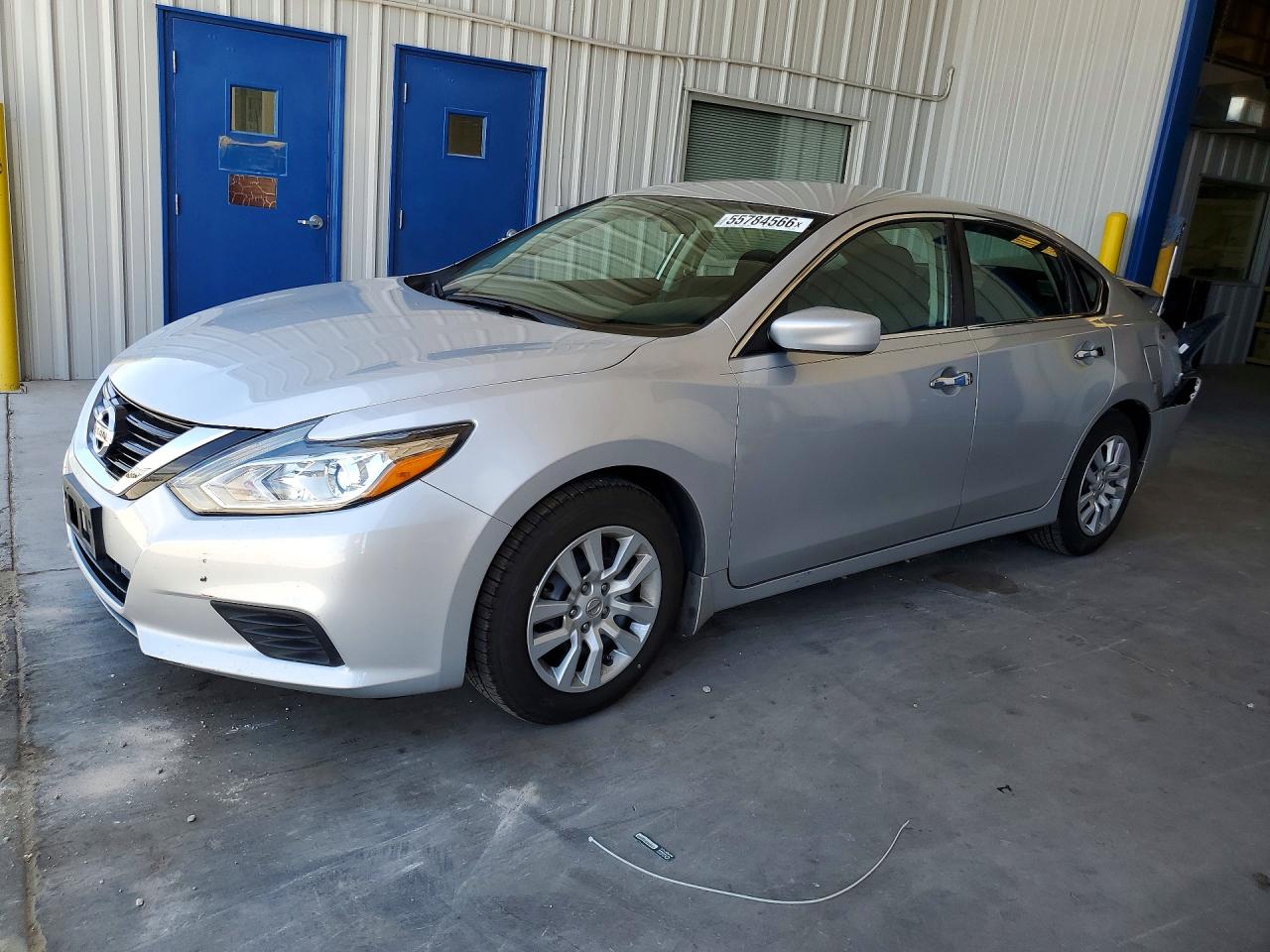 Salvage Nissan Altima Image