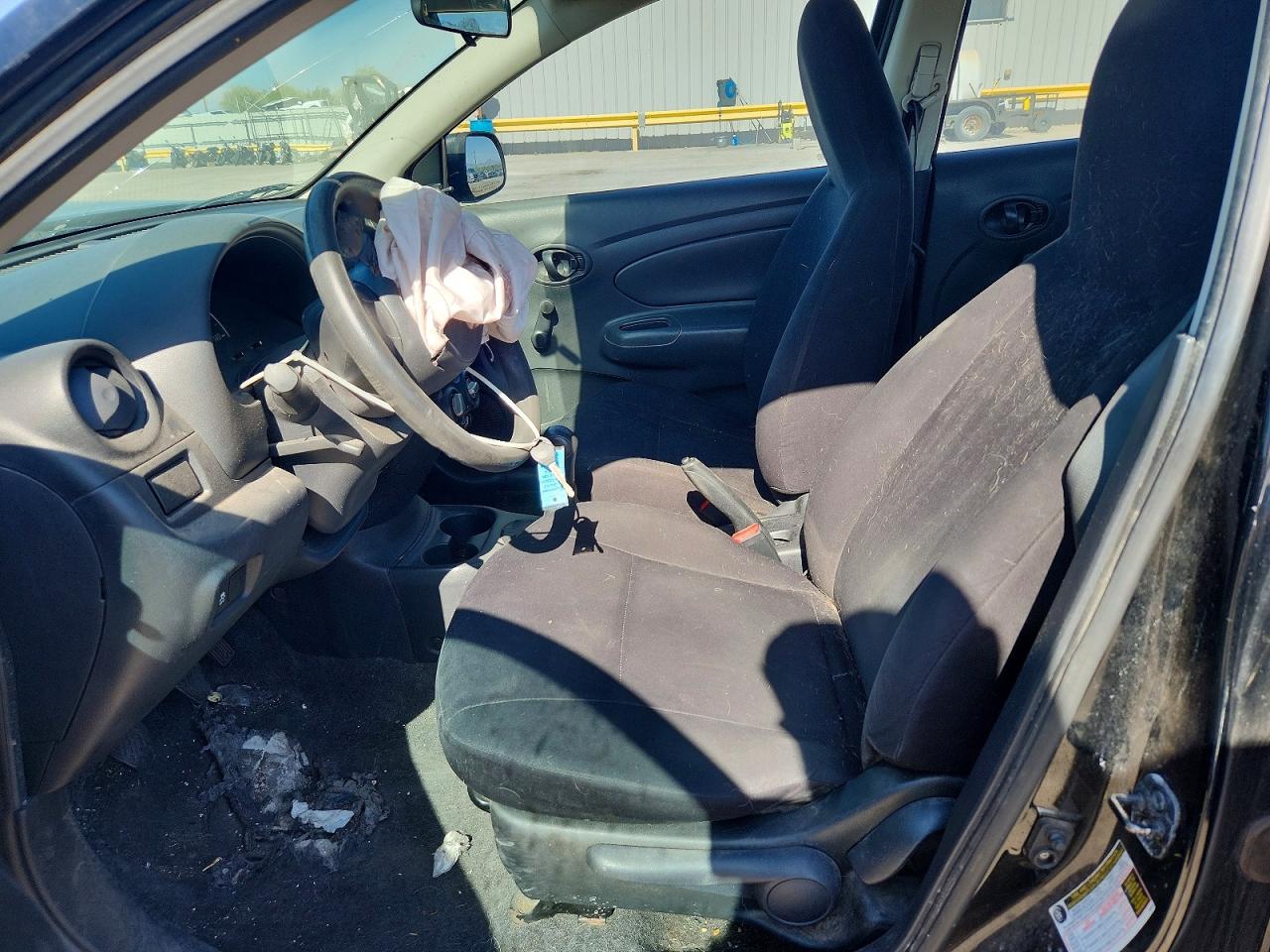 Nissan Versa 1.6 S