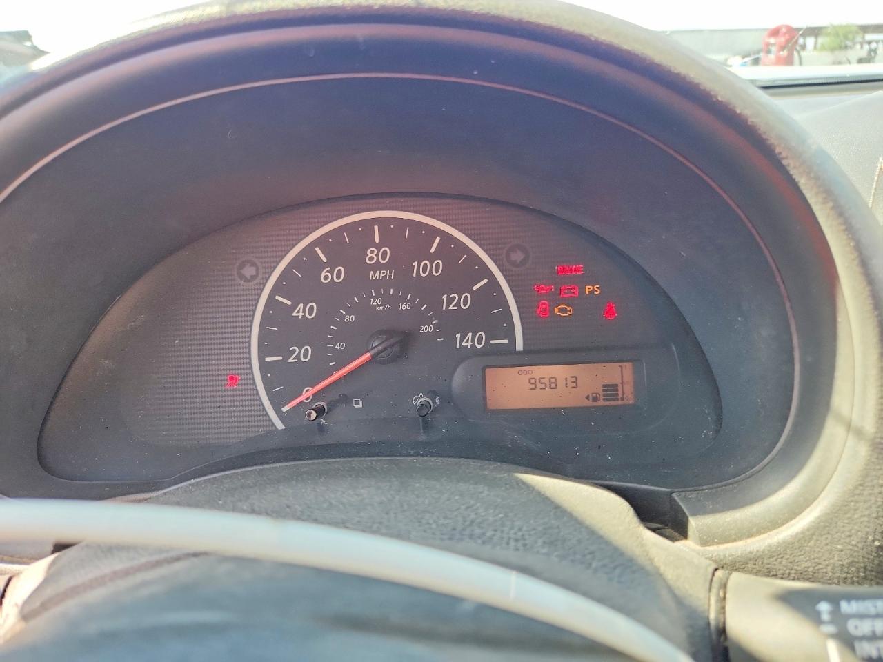 Nissan Versa 1.6 S
