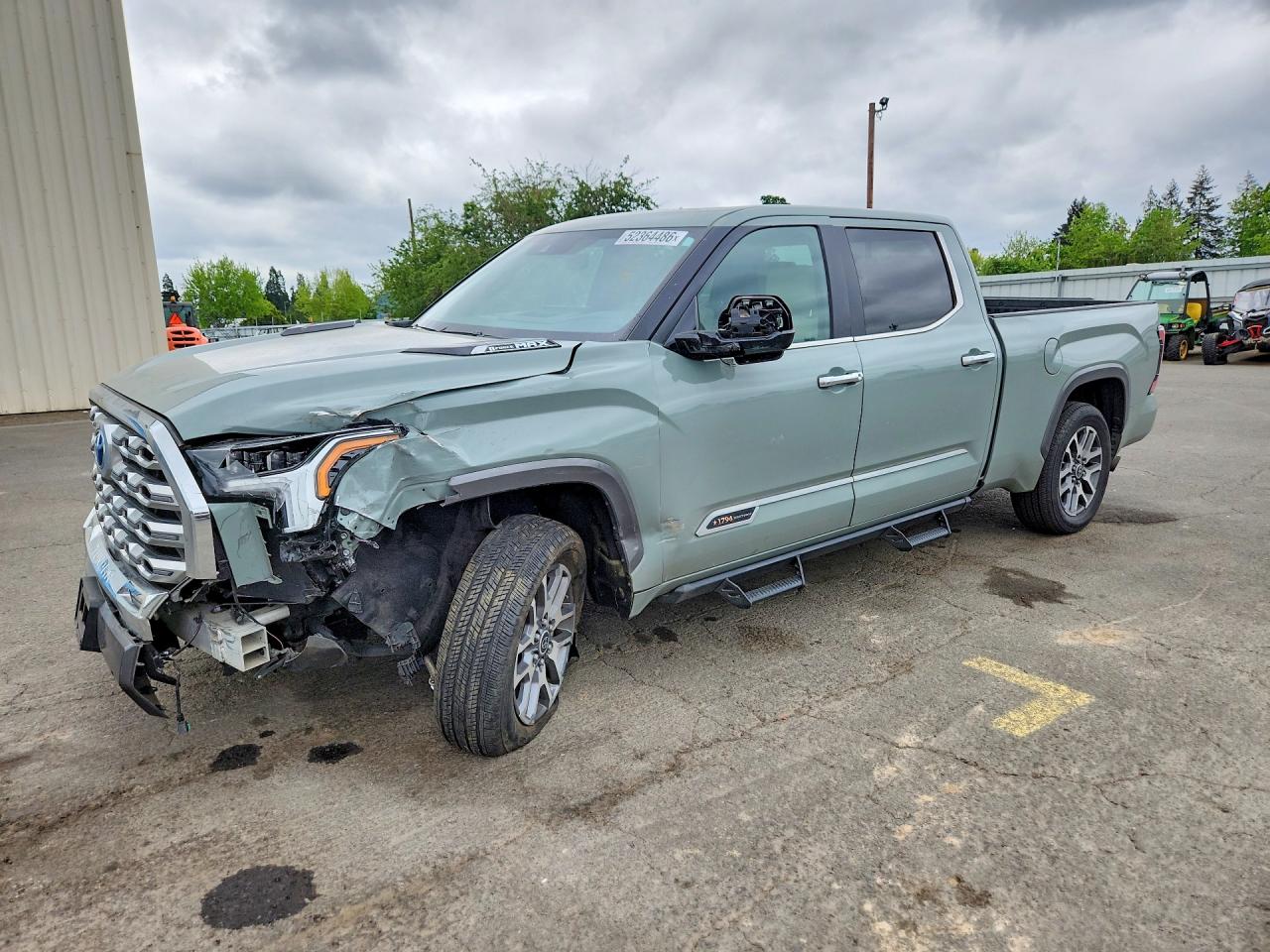 Salvage Toyota Tundra Image