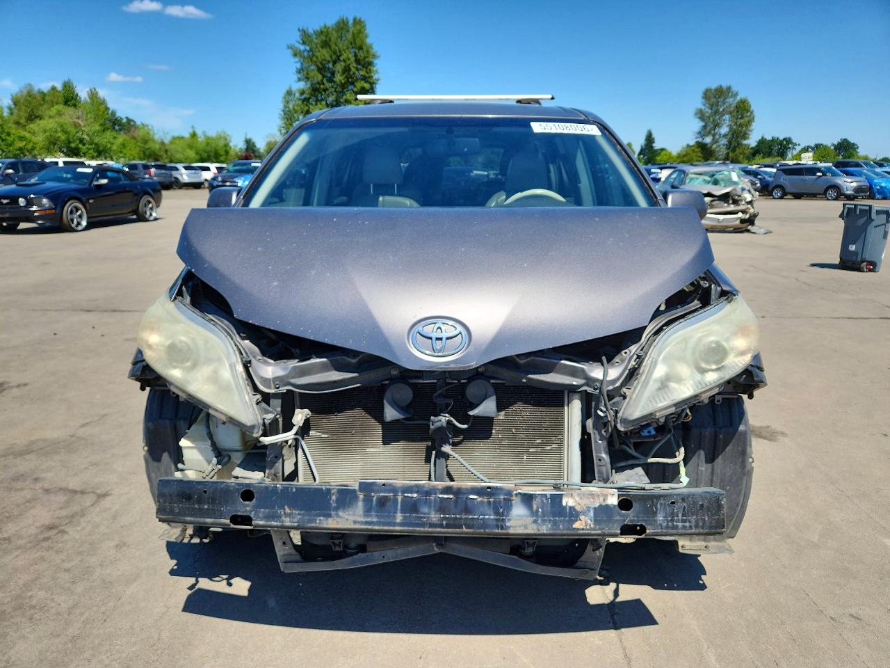 Toyota Sienna Xle 8-passenger