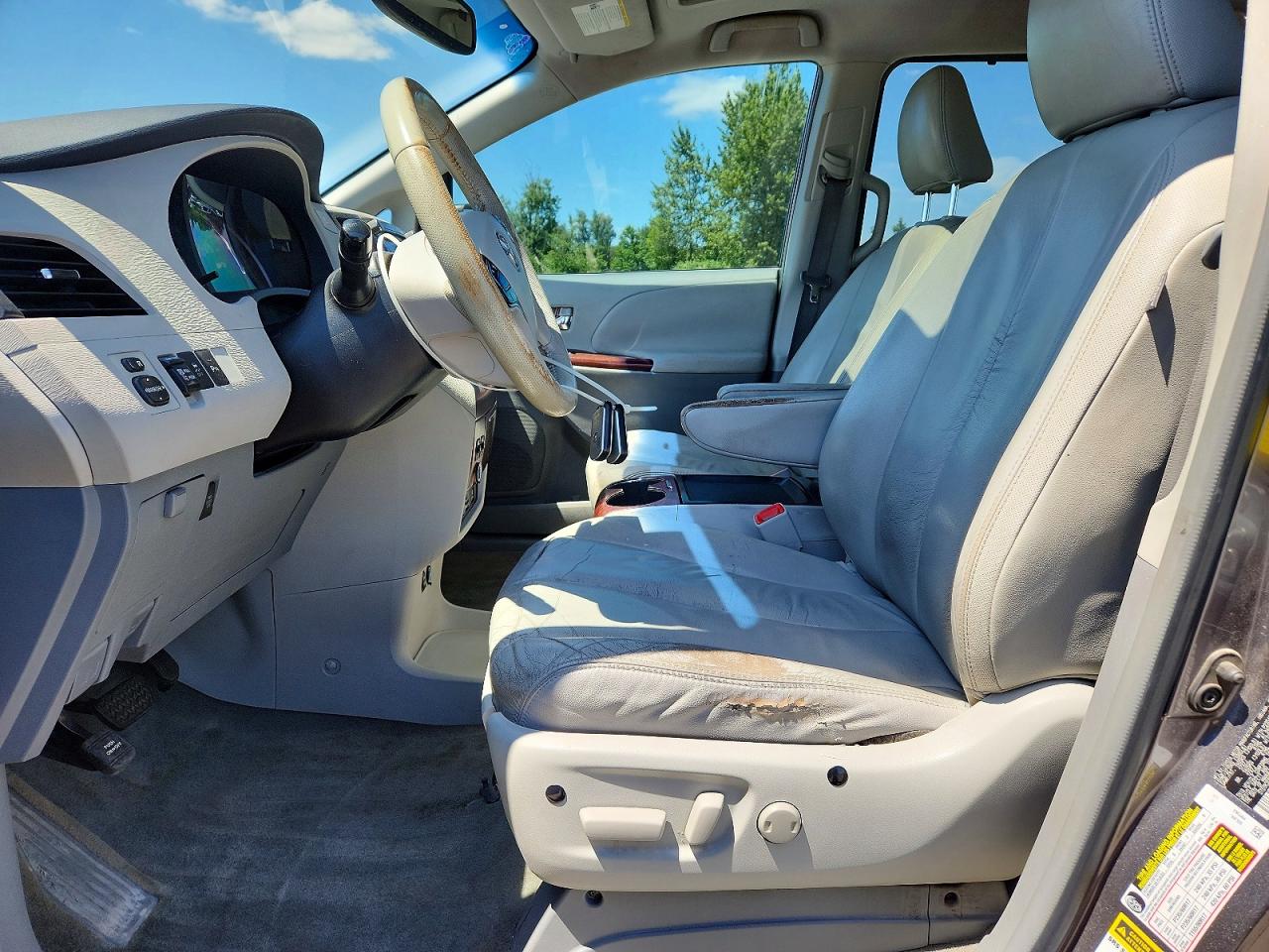 Toyota Sienna Xle 8-passenger
