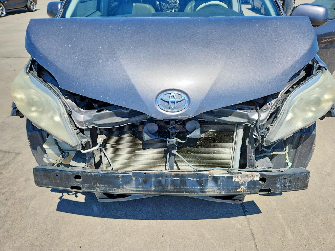 Toyota Sienna Xle 8-passenger