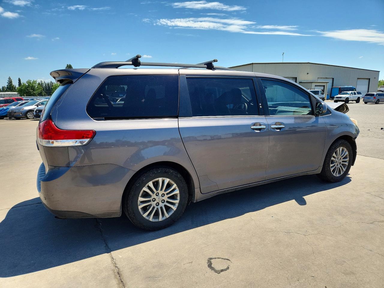 Toyota Sienna Xle 8-passenger