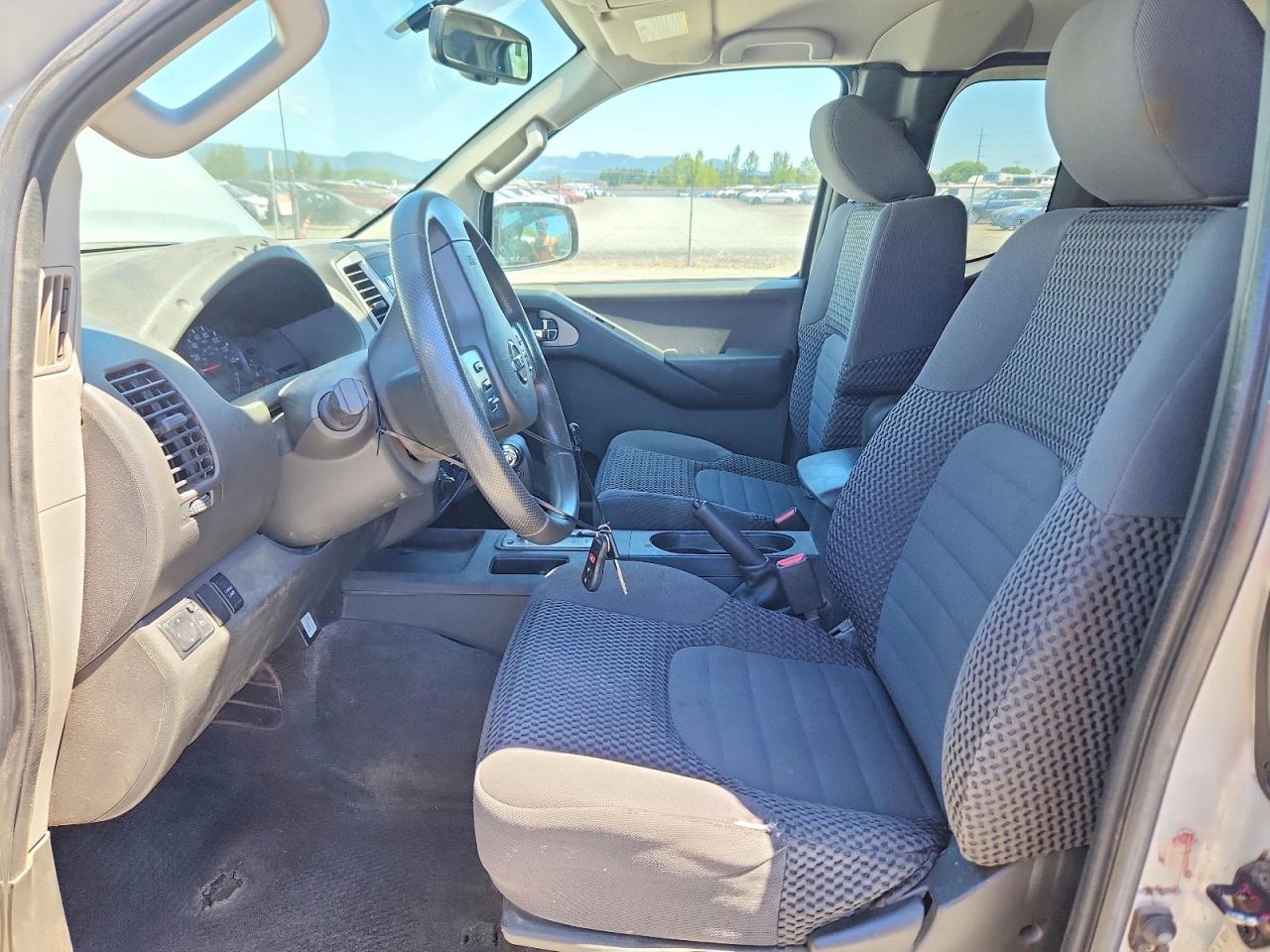 Nissan Frontier Sv V6