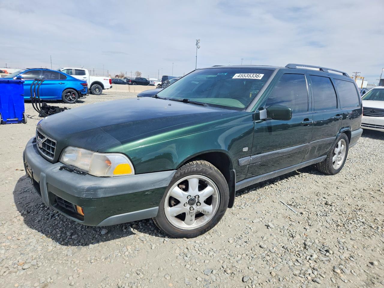 Salvage Volvo V70 Image