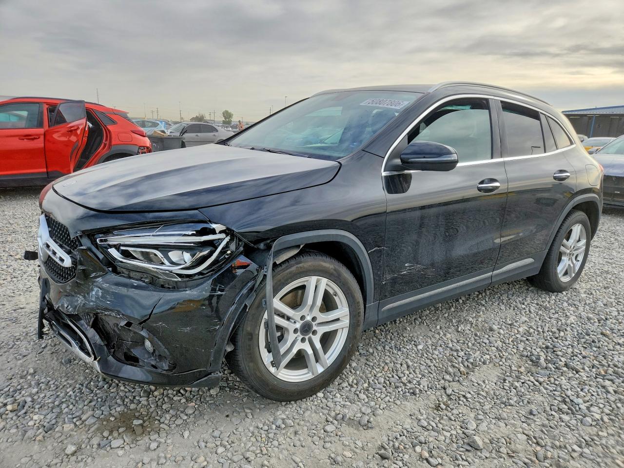 Salvage Mercedes-Benz GLA Image