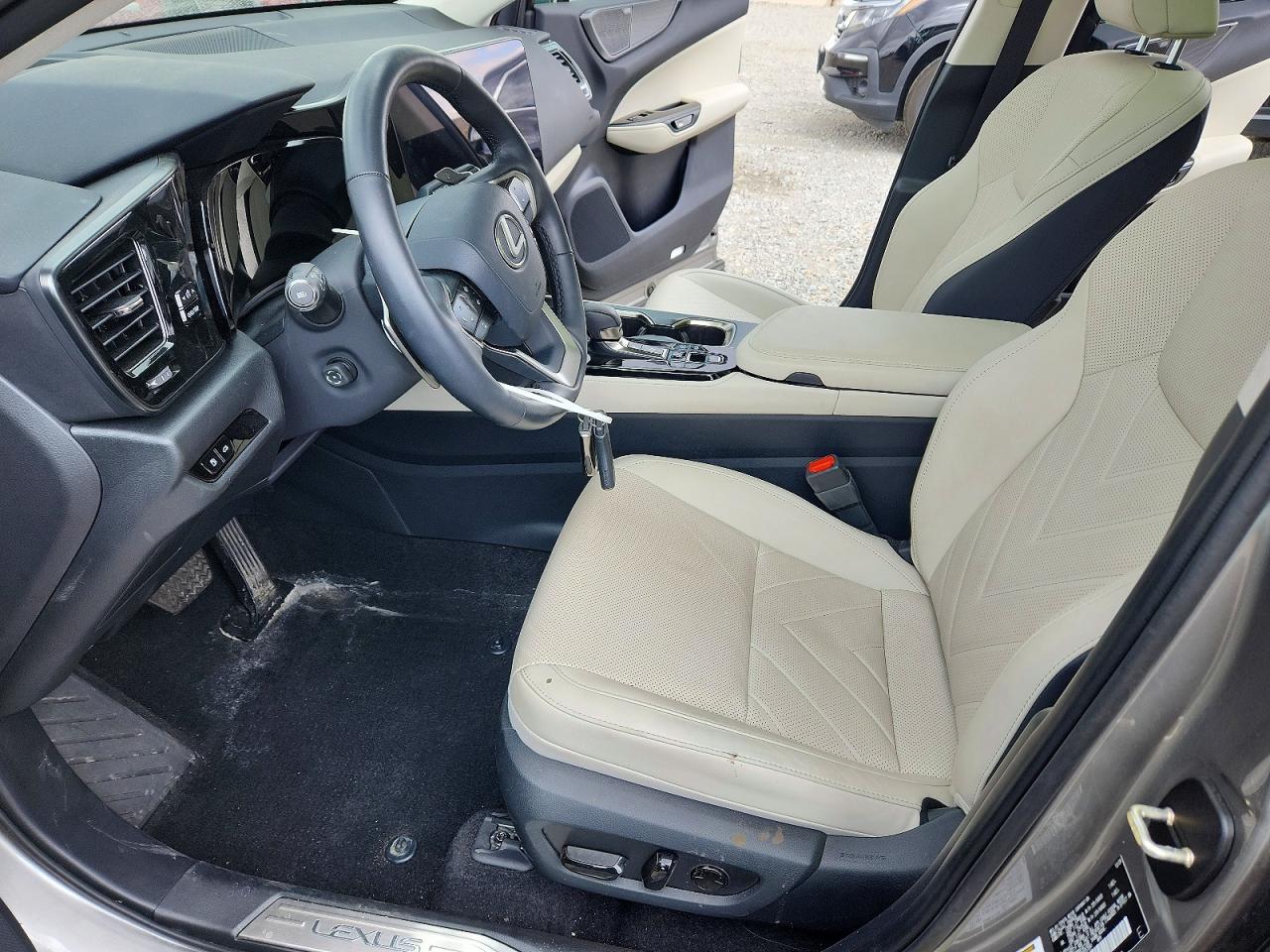Lexus NX Base