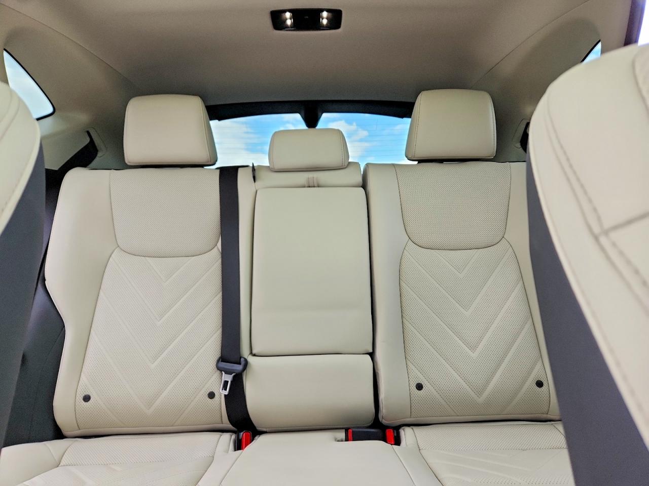 Lexus NX Base