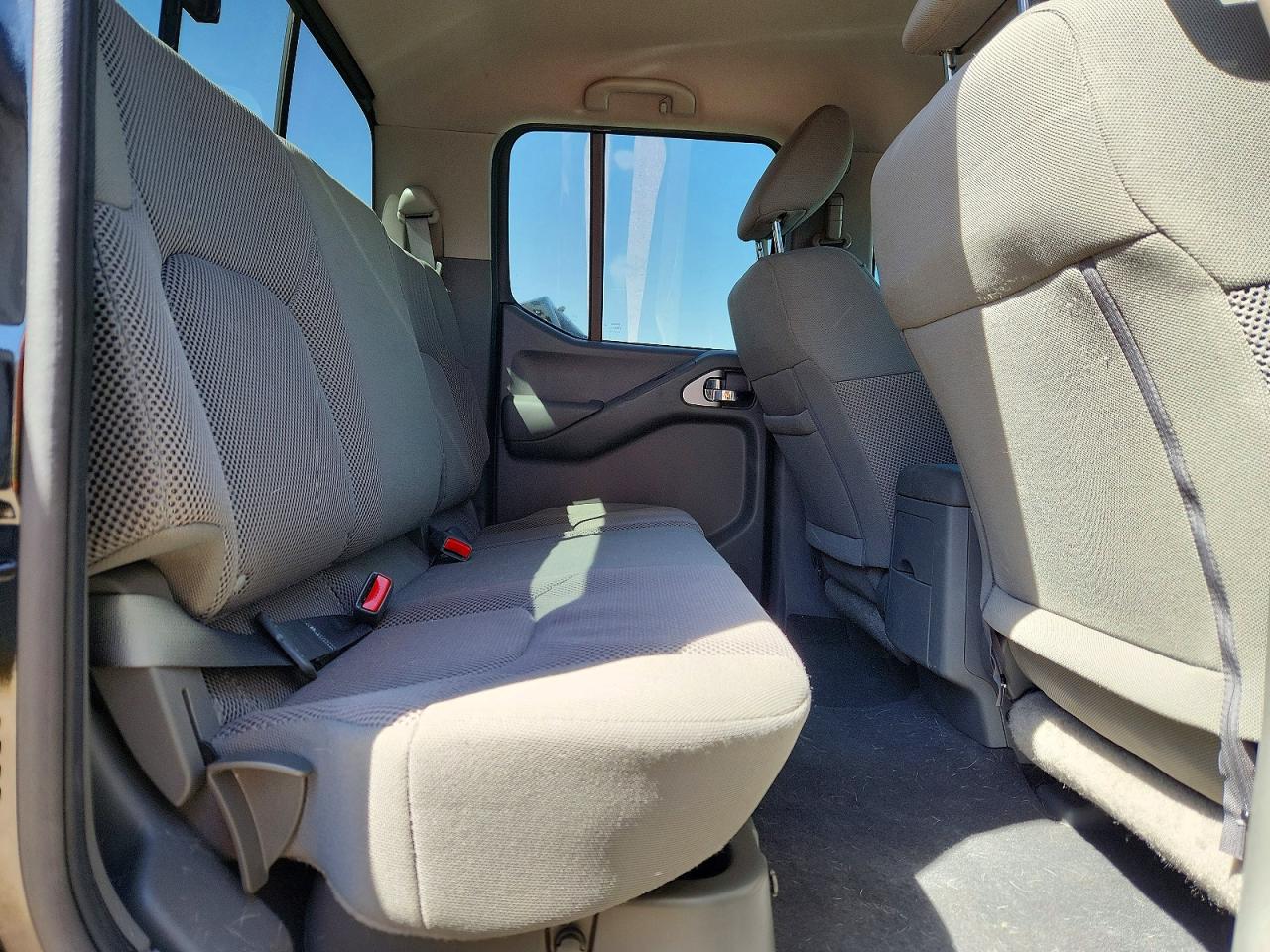 Nissan Frontier Sv
