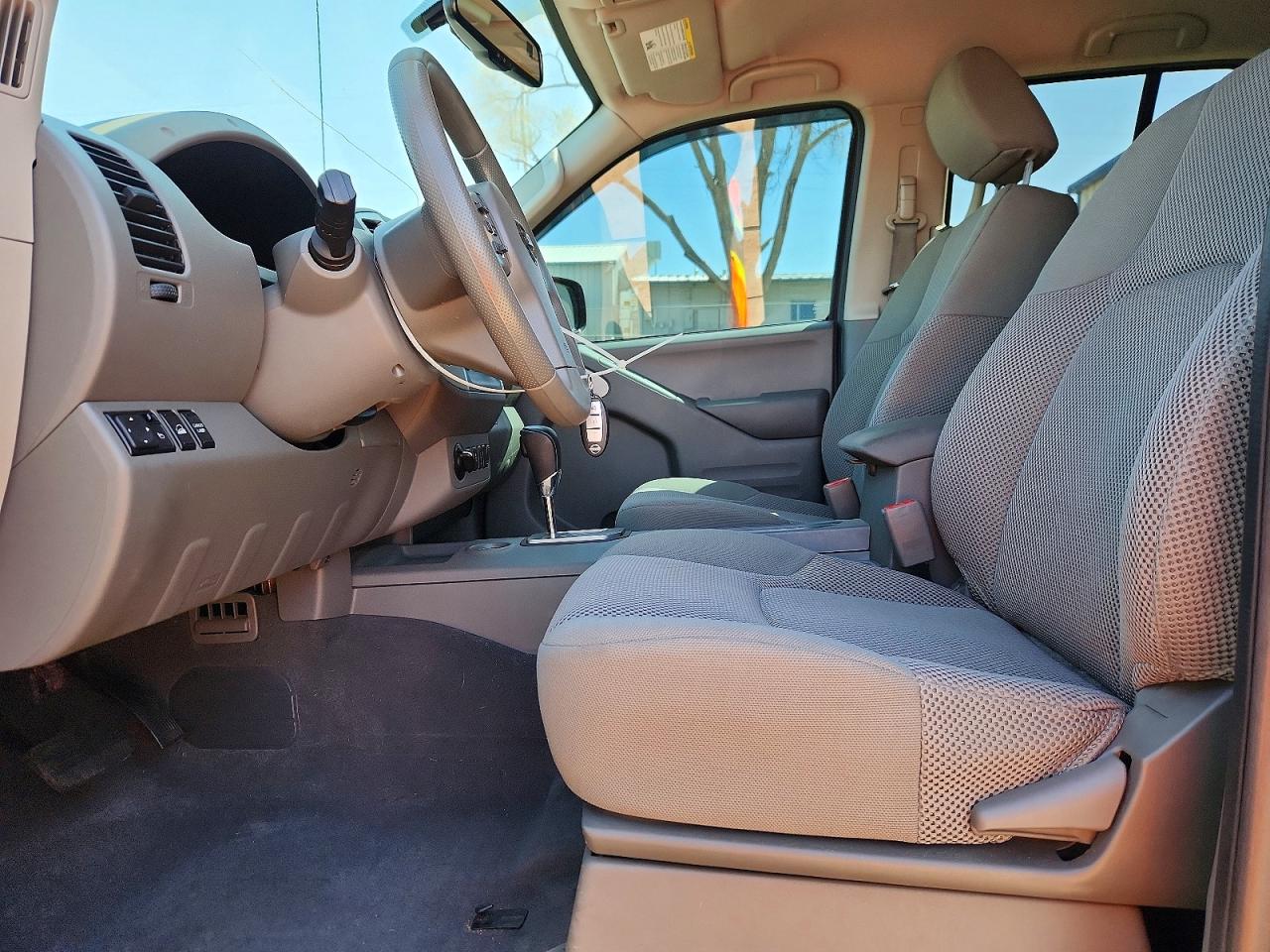 Nissan Frontier Sv