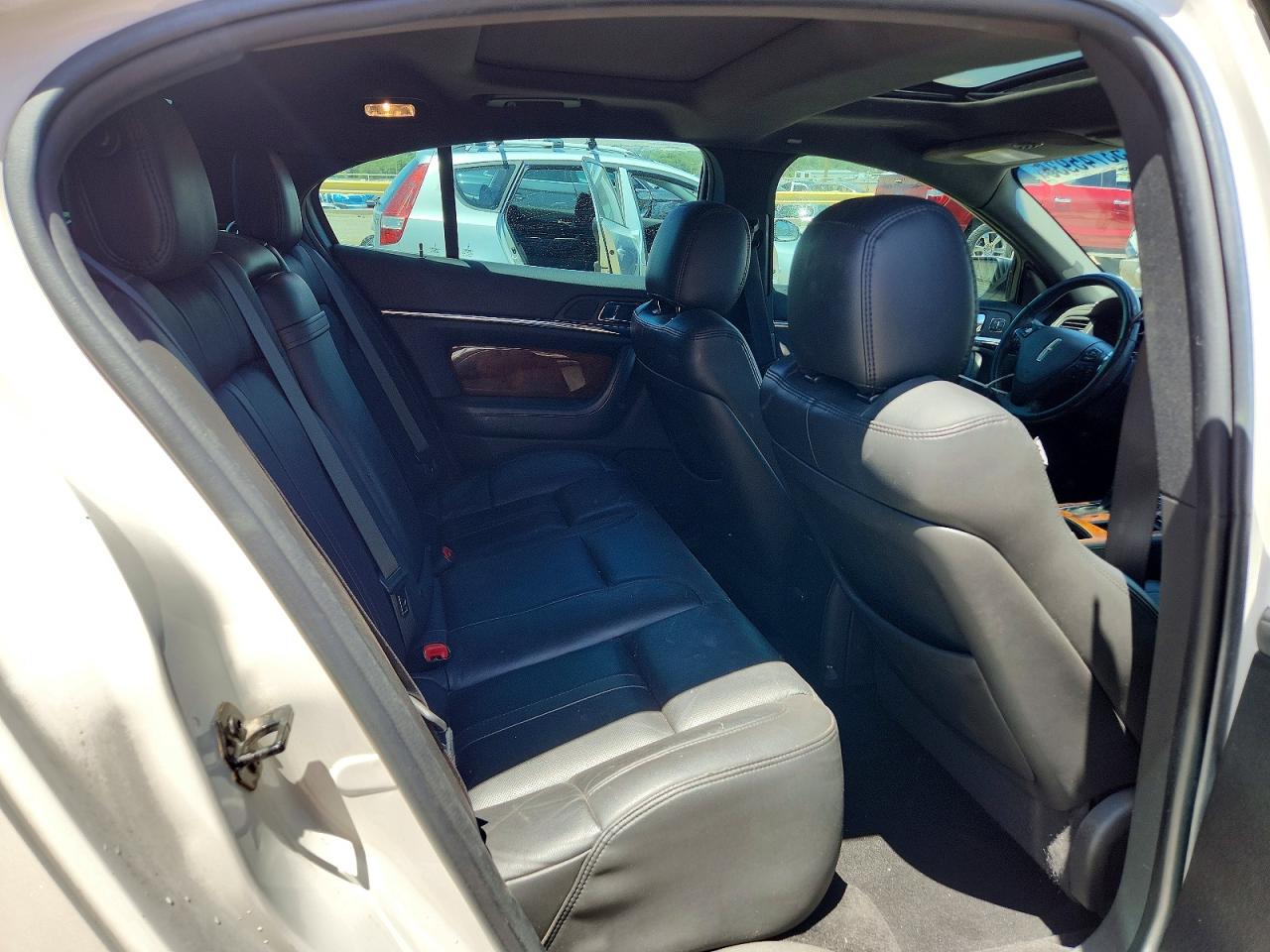 Lincoln MKS