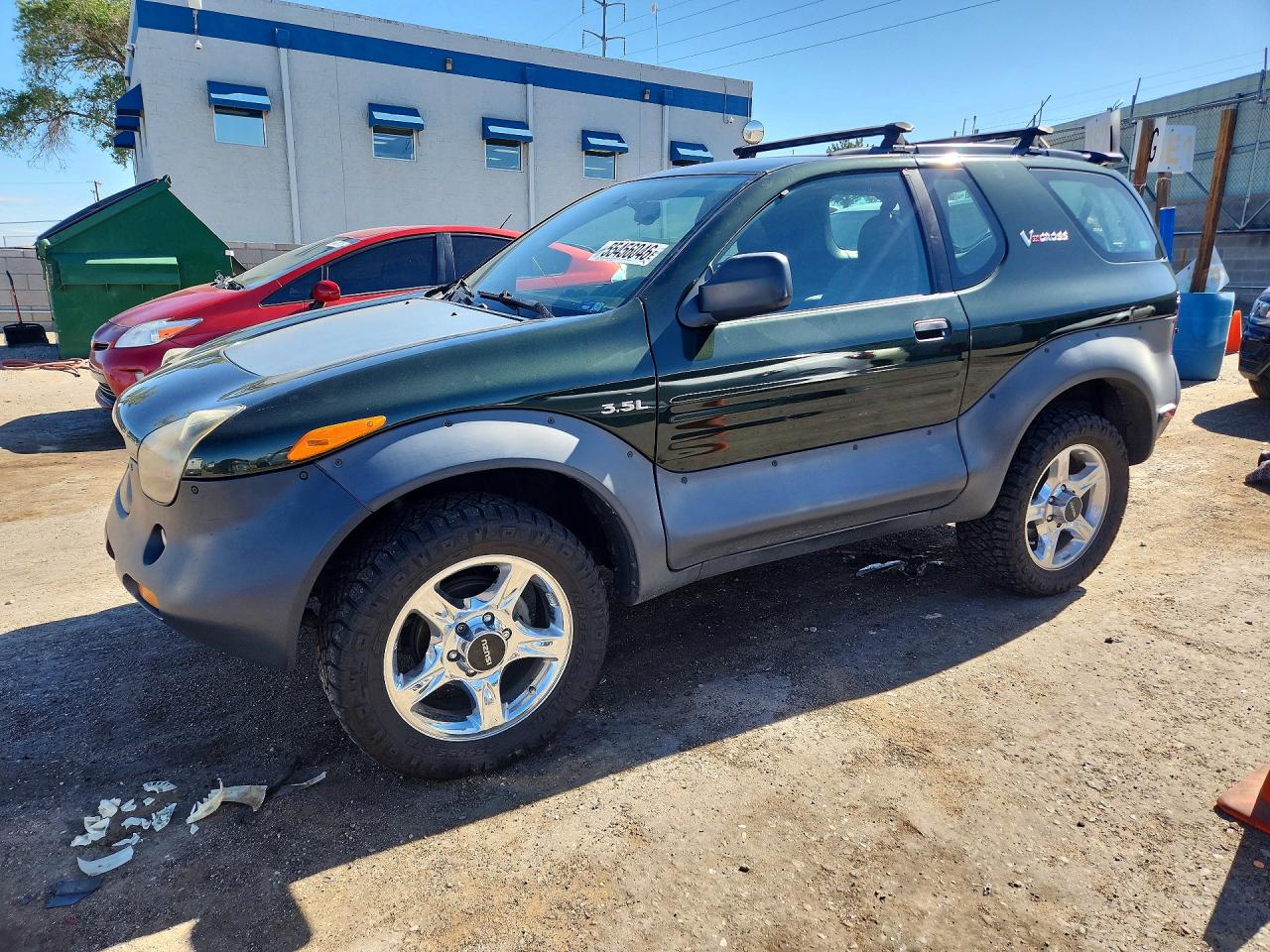 Salvage Isuzu VehiCROSS Image