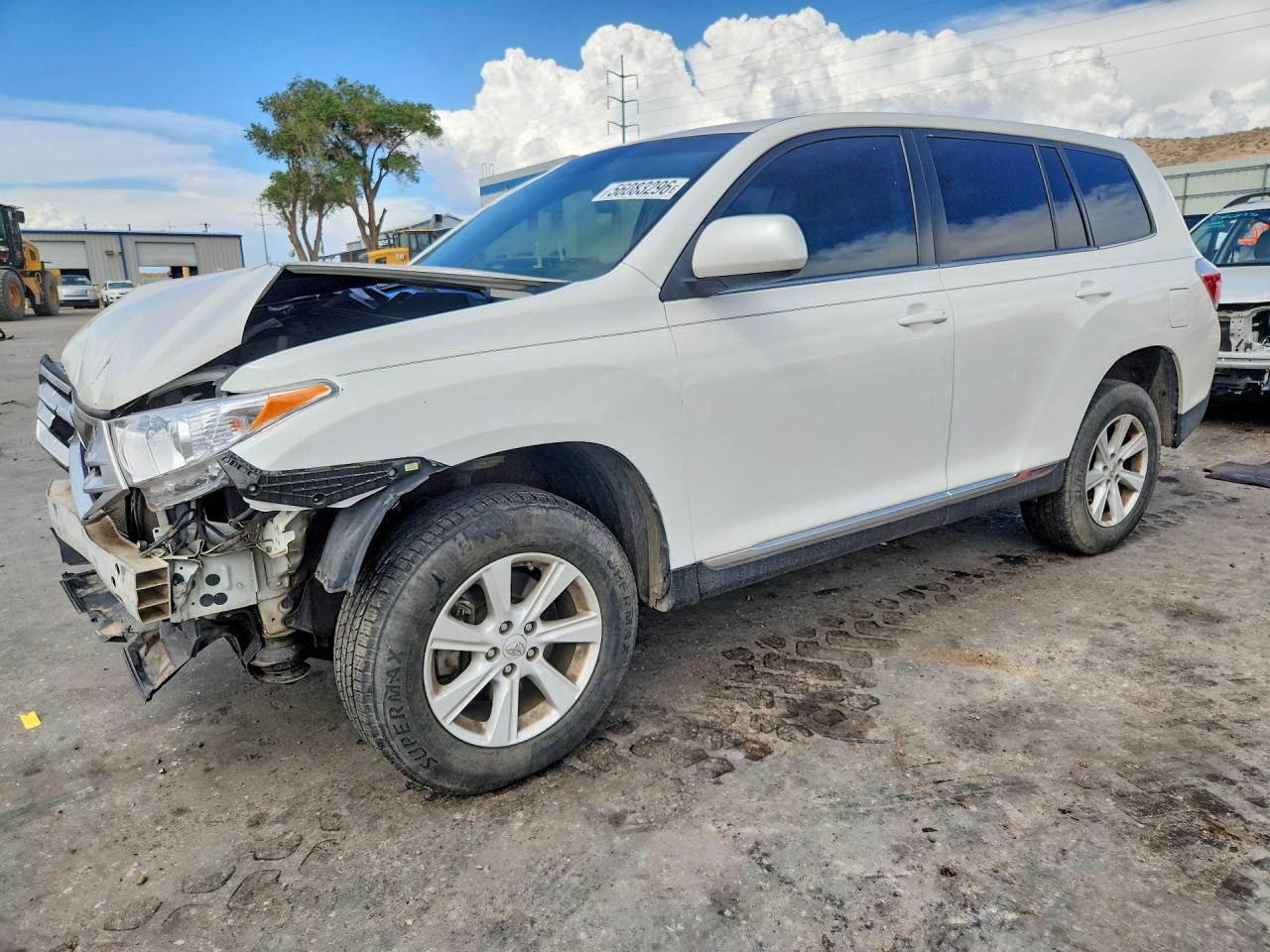 Salvage Toyota Highlander Image