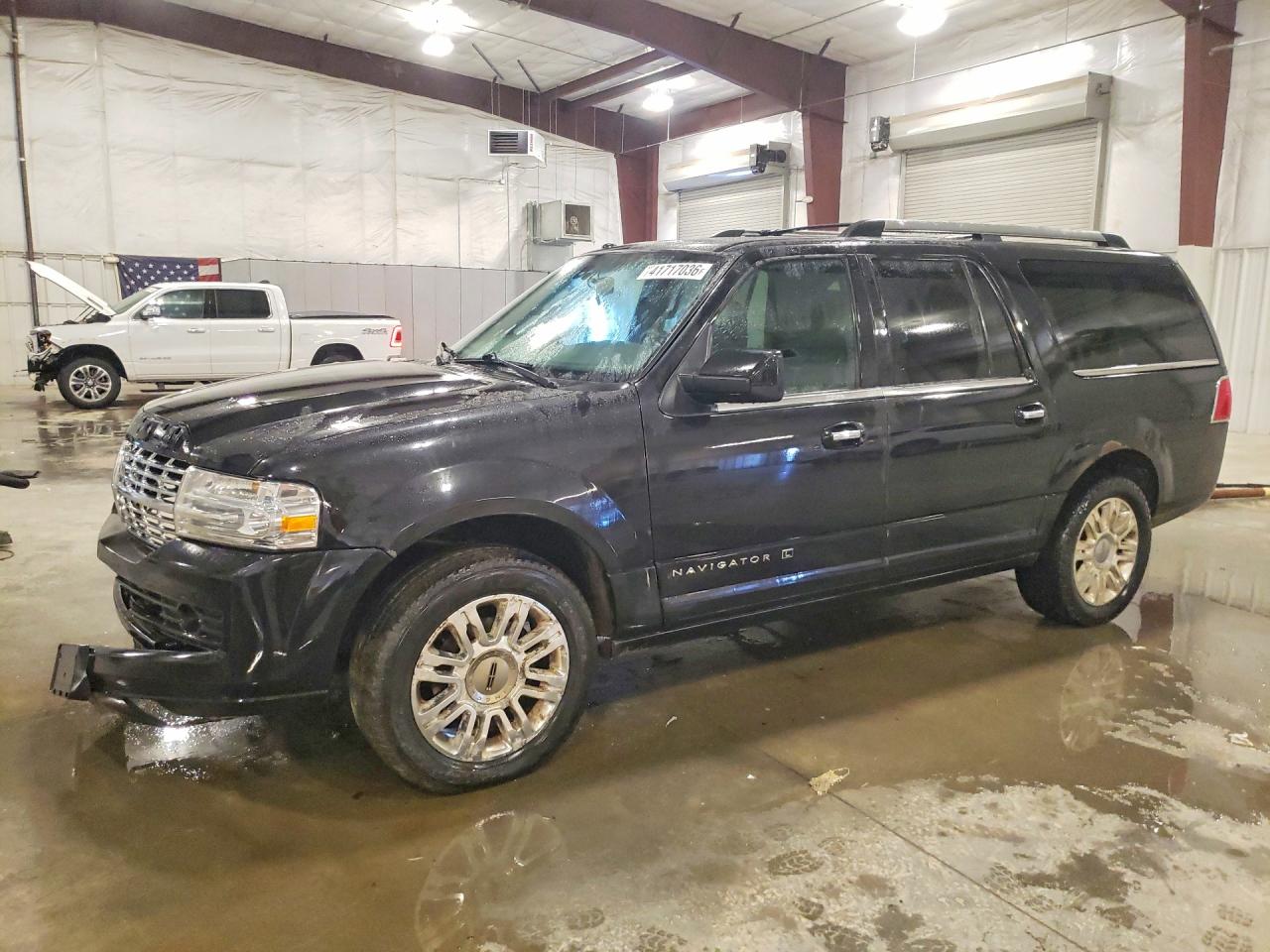 Salvage Lincoln Navigator Image