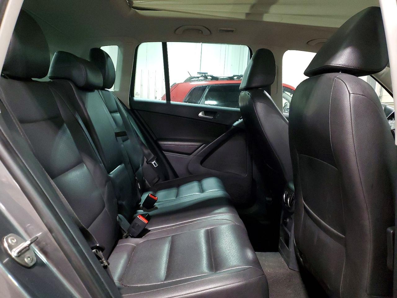 Volkswagen Tiguan S