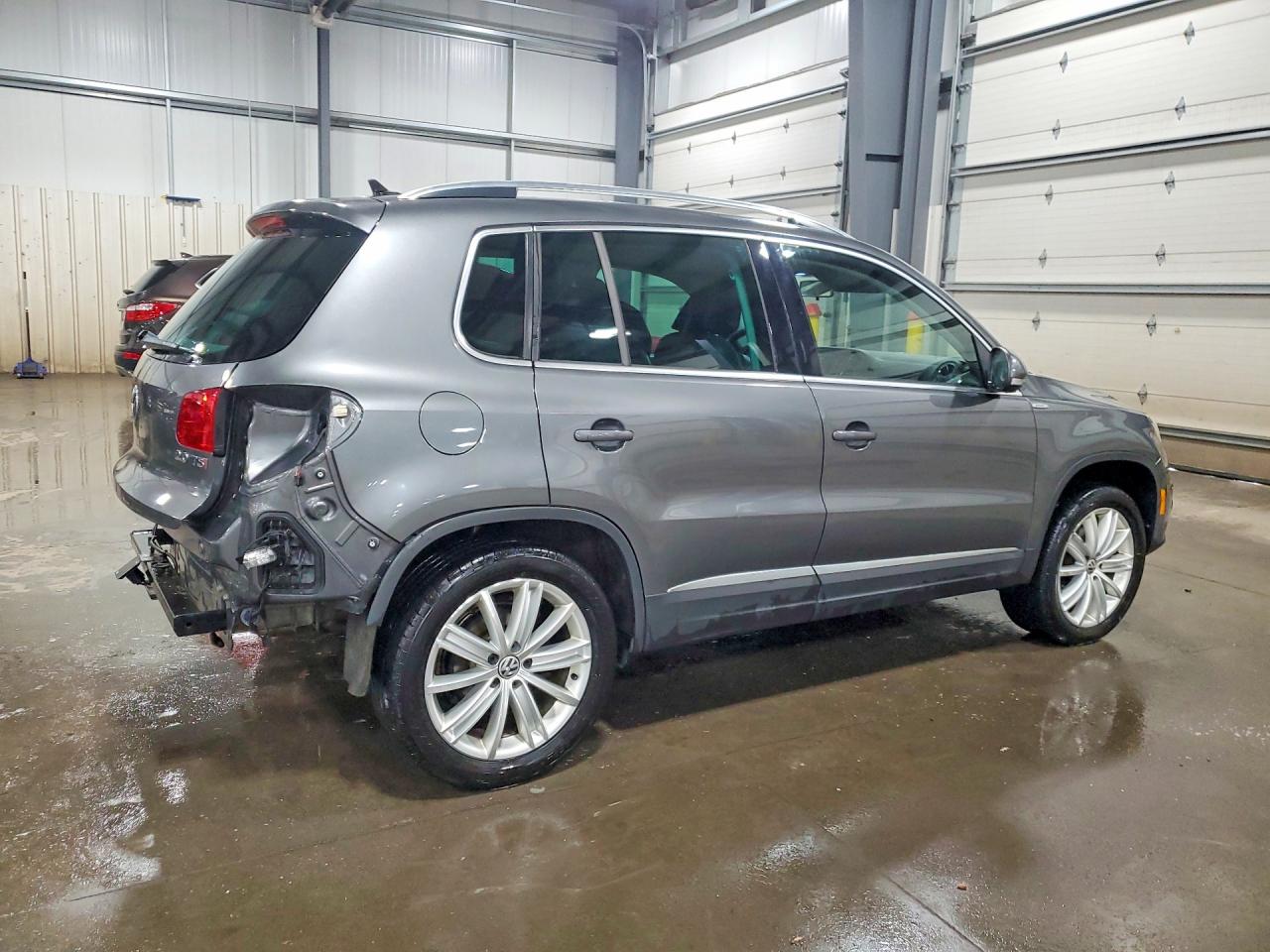 Volkswagen Tiguan S
