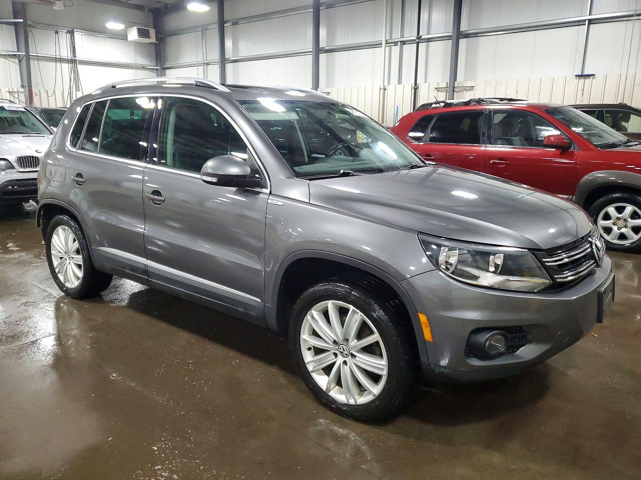 Volkswagen Tiguan S