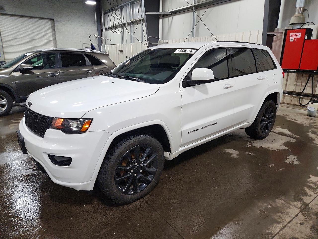 Salvage Jeep Cherokee Image