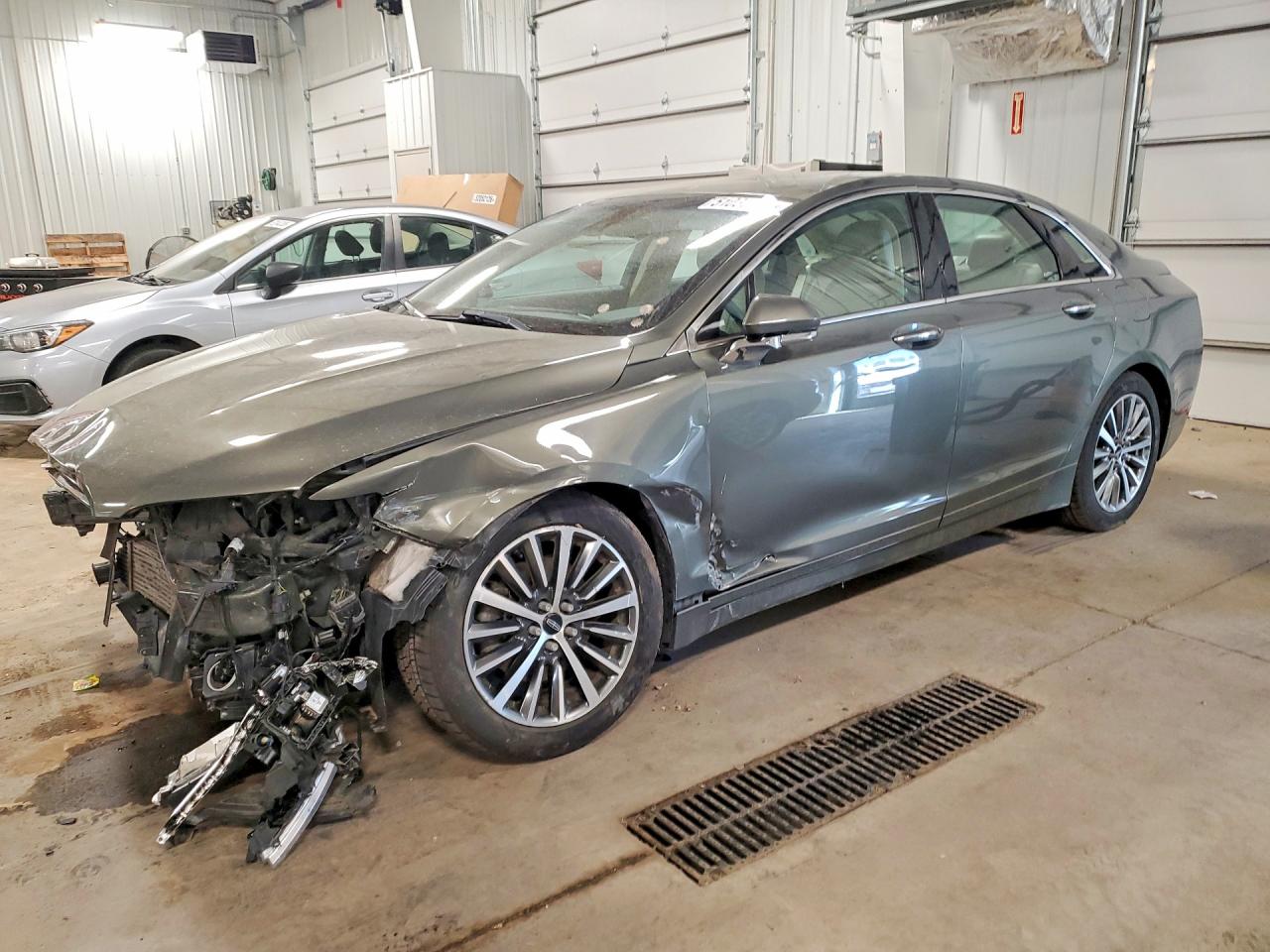 Salvage Lincoln MKZ Image