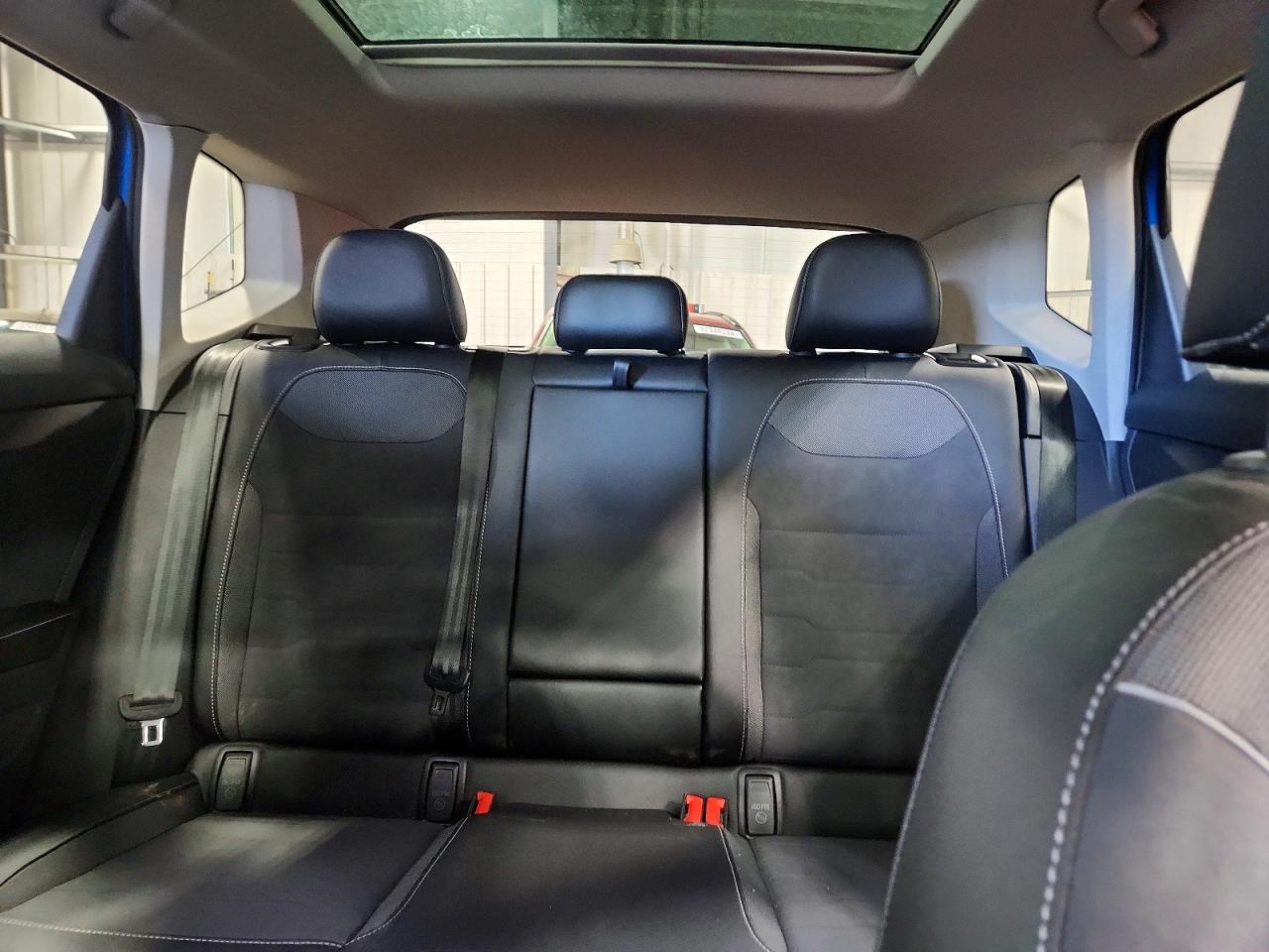 Volkswagen Taos Se Black