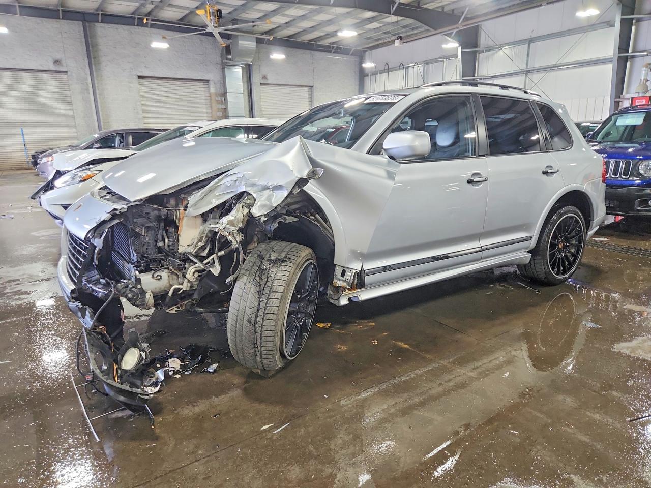 Salvage Porsche Cayenne Image