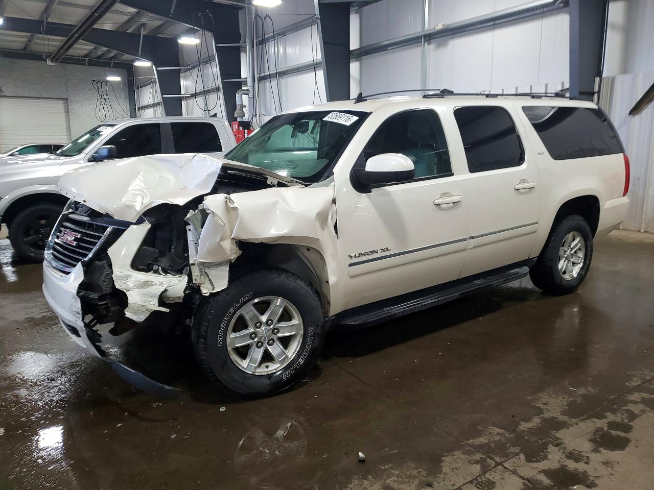 Salvage GMC Yukon Image