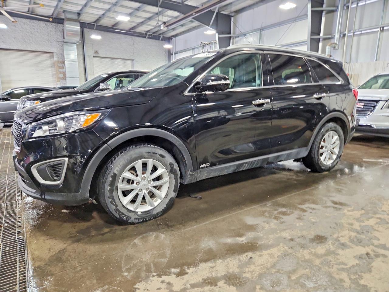 Salvage Kia Sorento Image