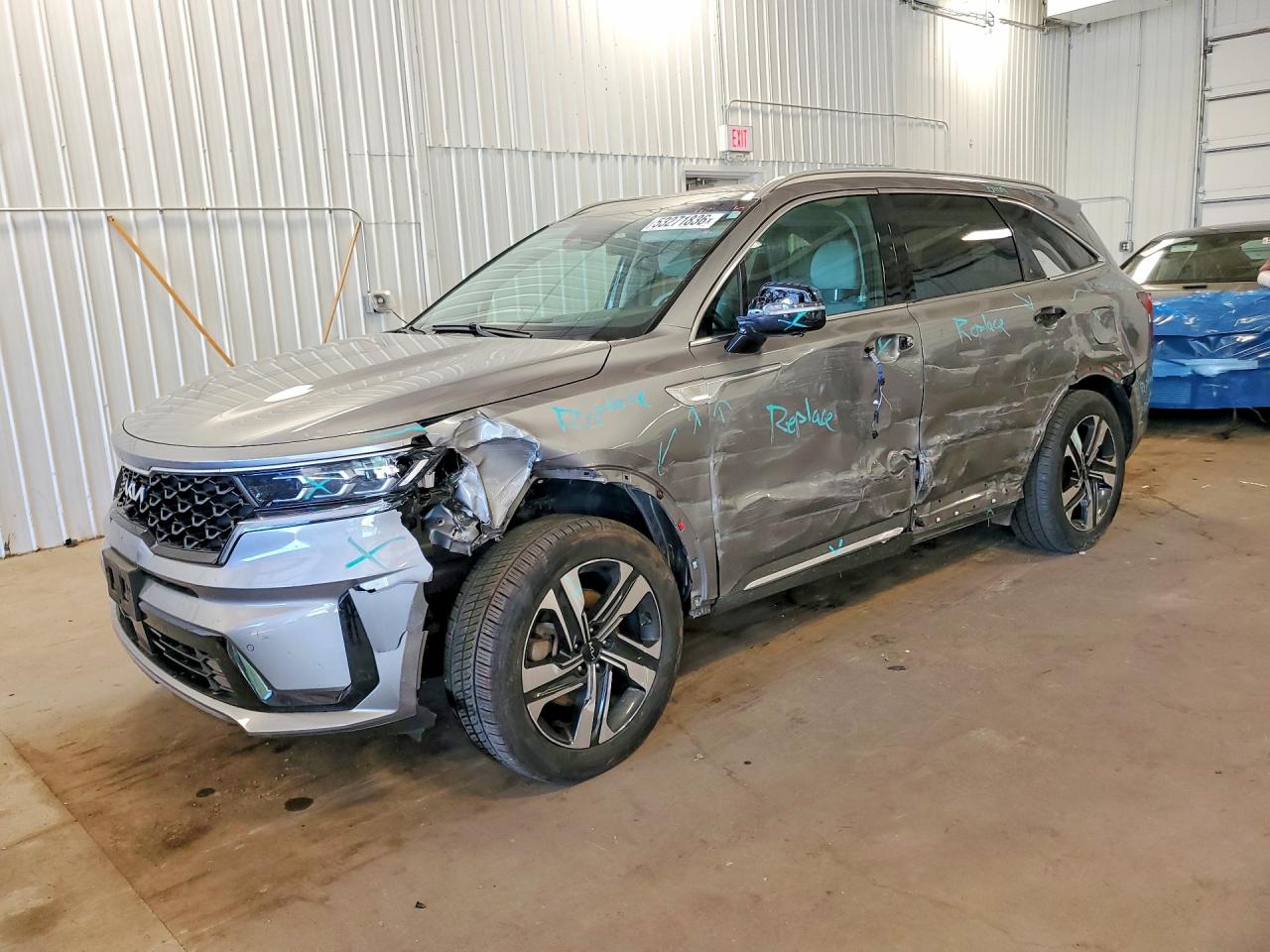 Salvage Kia Sorento Image