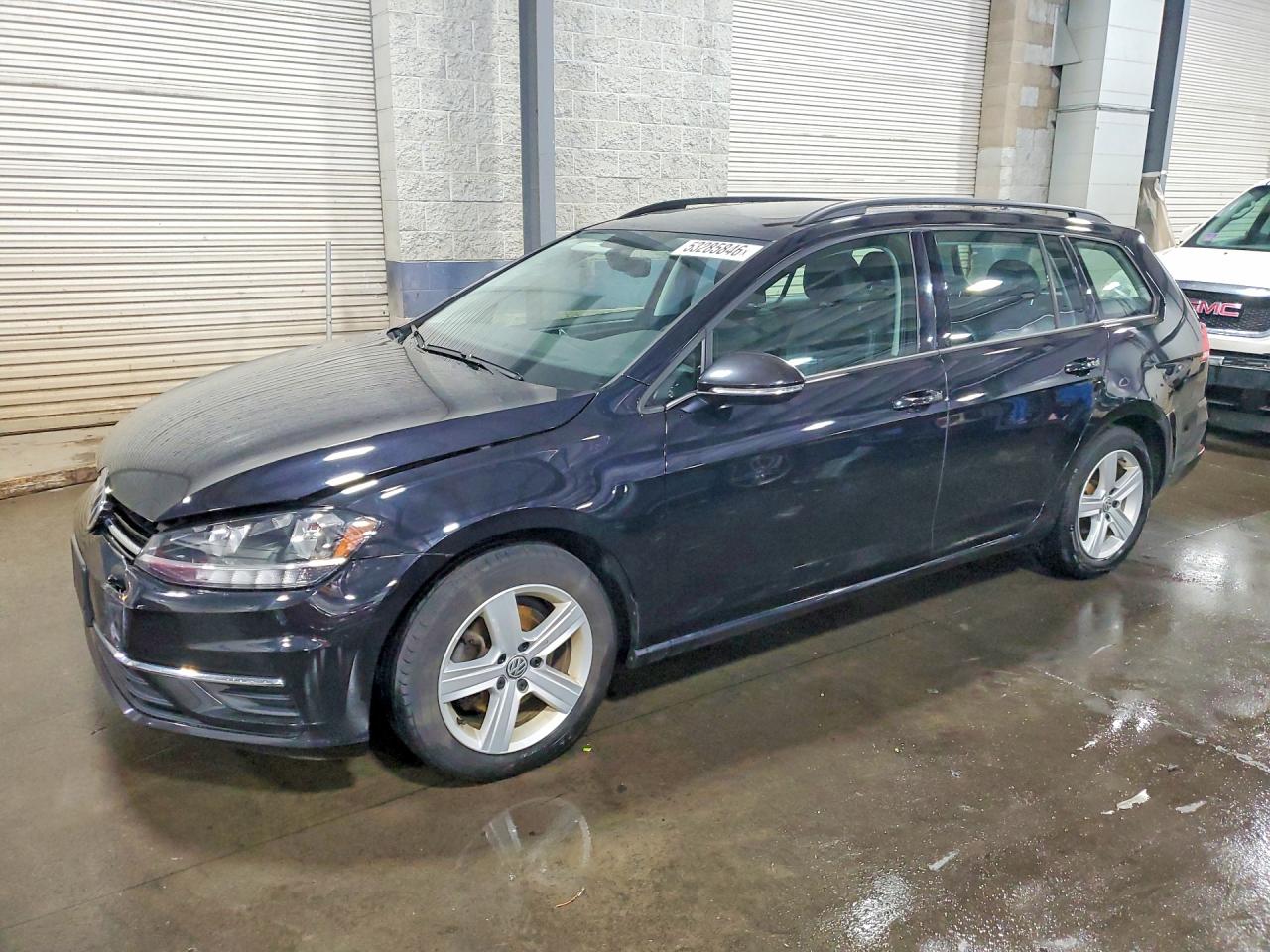 Salvage Volkswagen Golf Image