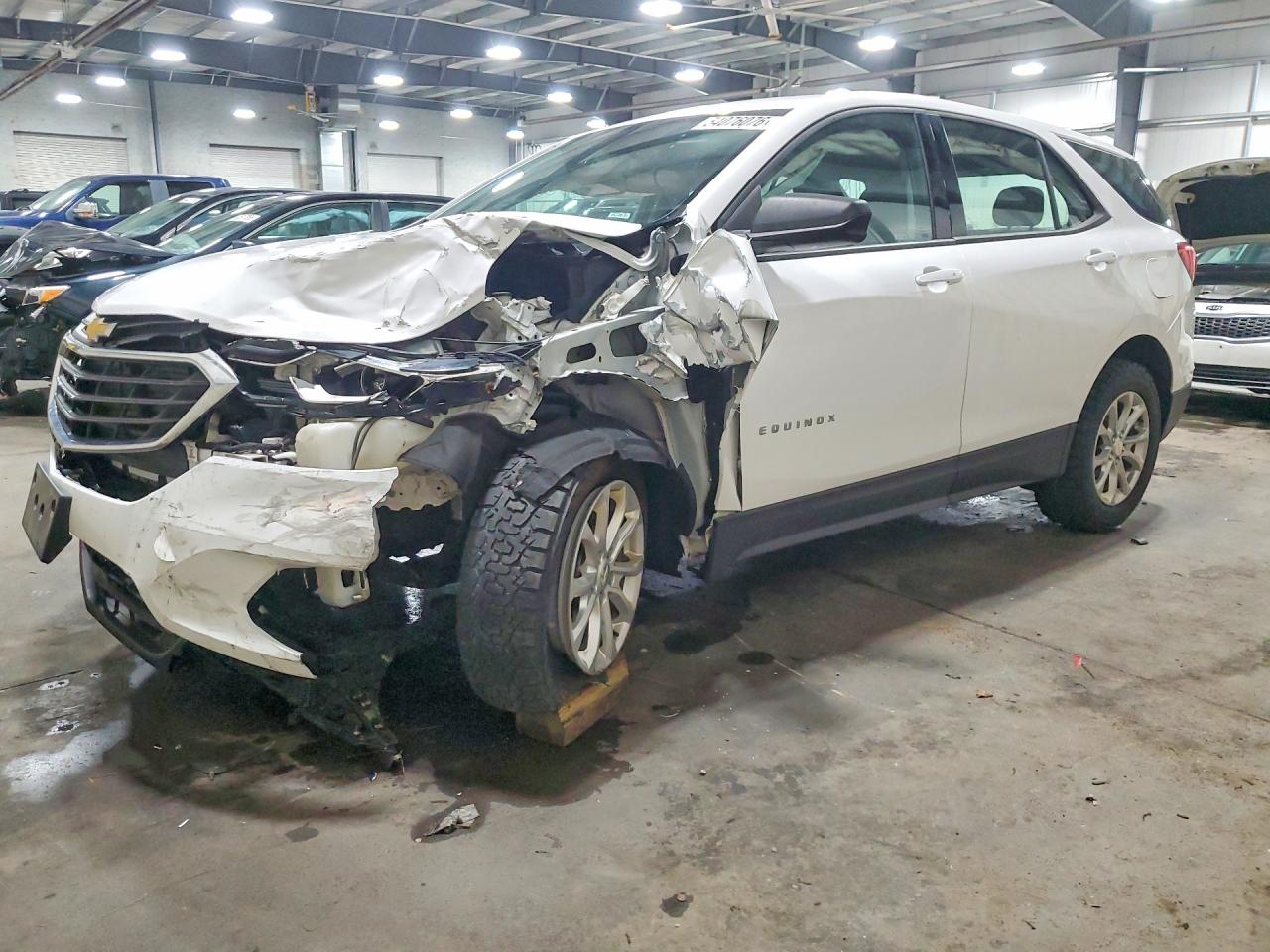 Salvage Chevrolet Equinox Image